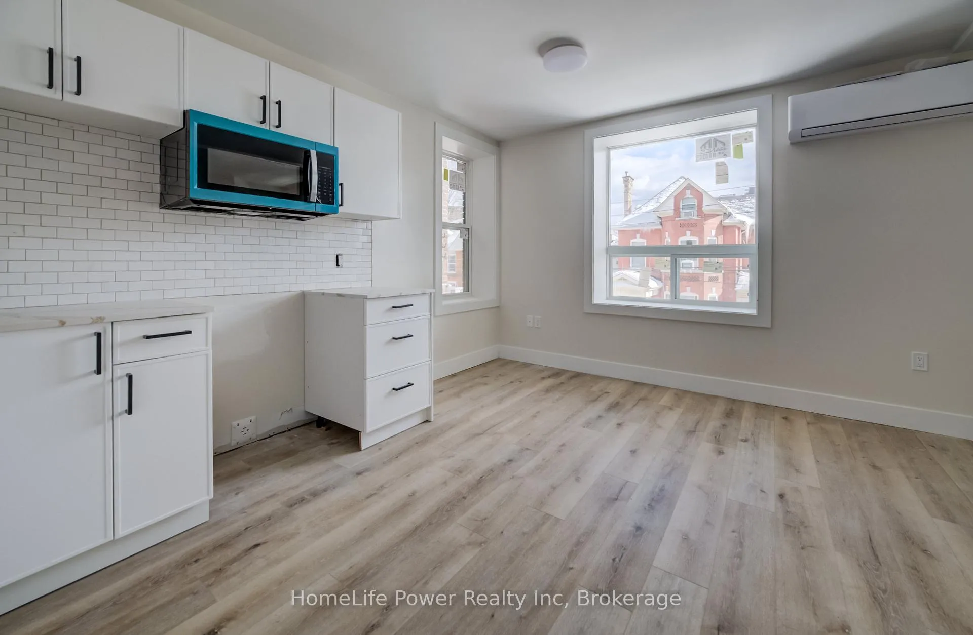 Photo 5 of Unit 2, 22 Grant Avenue, Hamilton, Landsdale — HOMEH