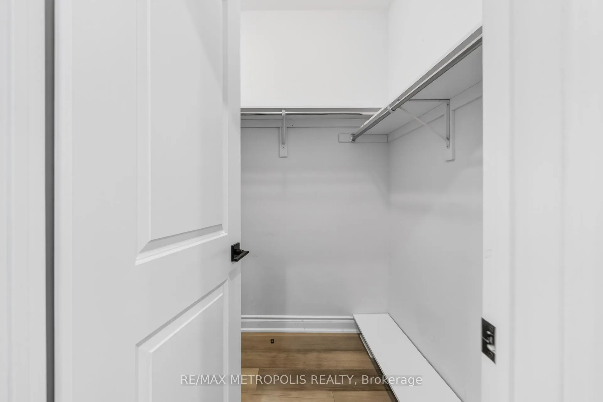 Photo 7 of 32 Ballinger Way, Uxbridge — HOMEH