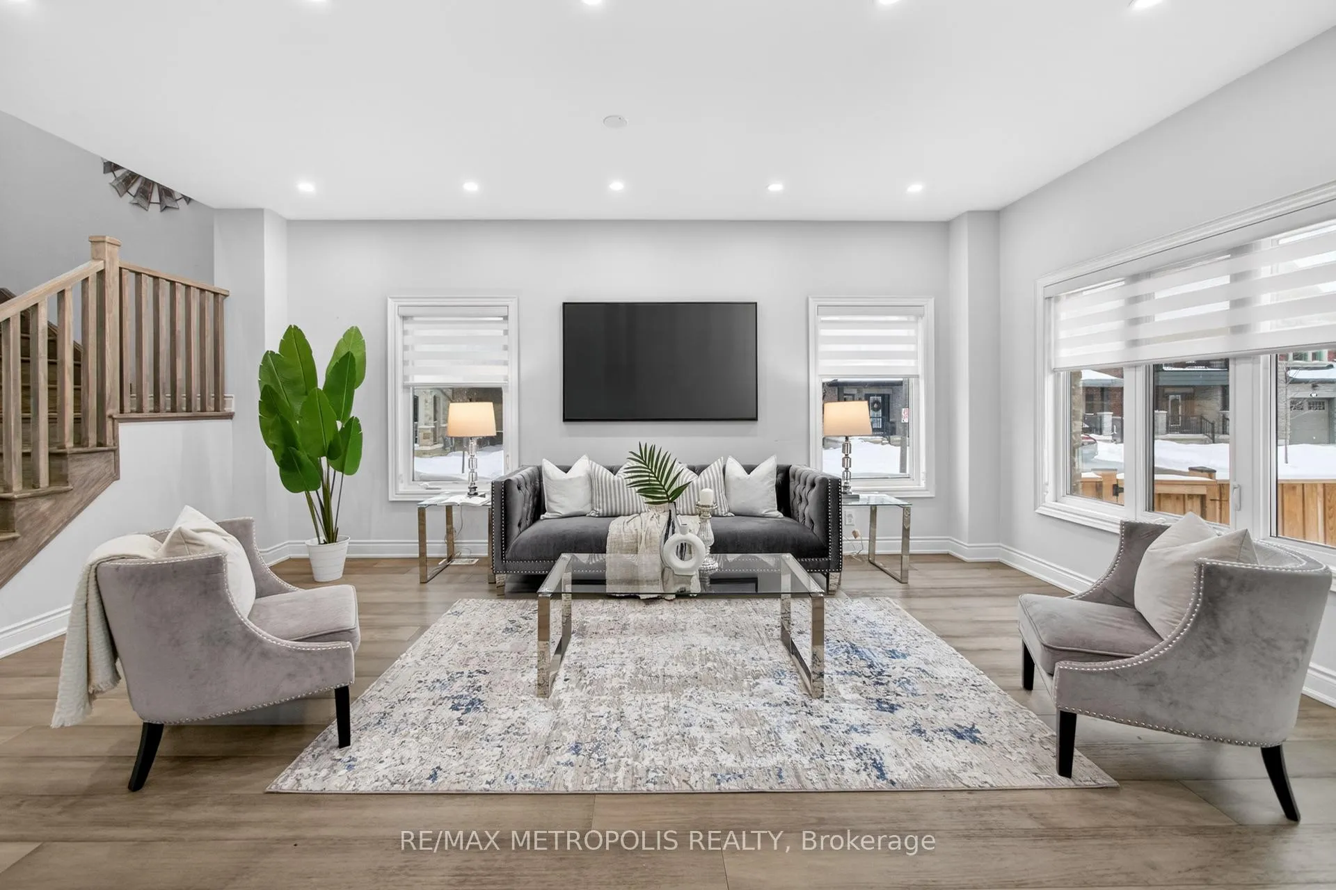 Photo 11 of 32 Ballinger Way, Uxbridge — HOMEH