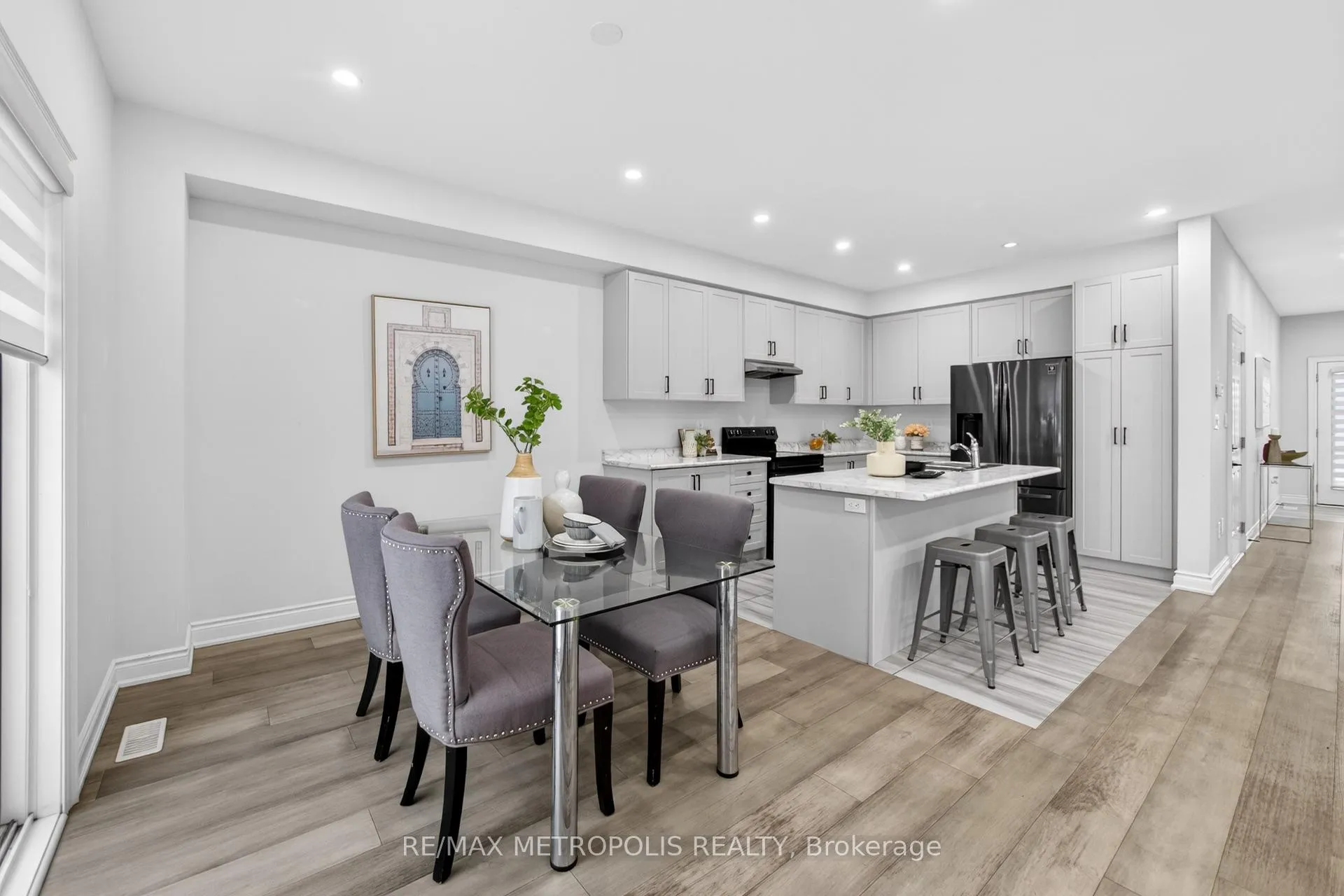 Photo 15 of 32 Ballinger Way, Uxbridge — HOMEH