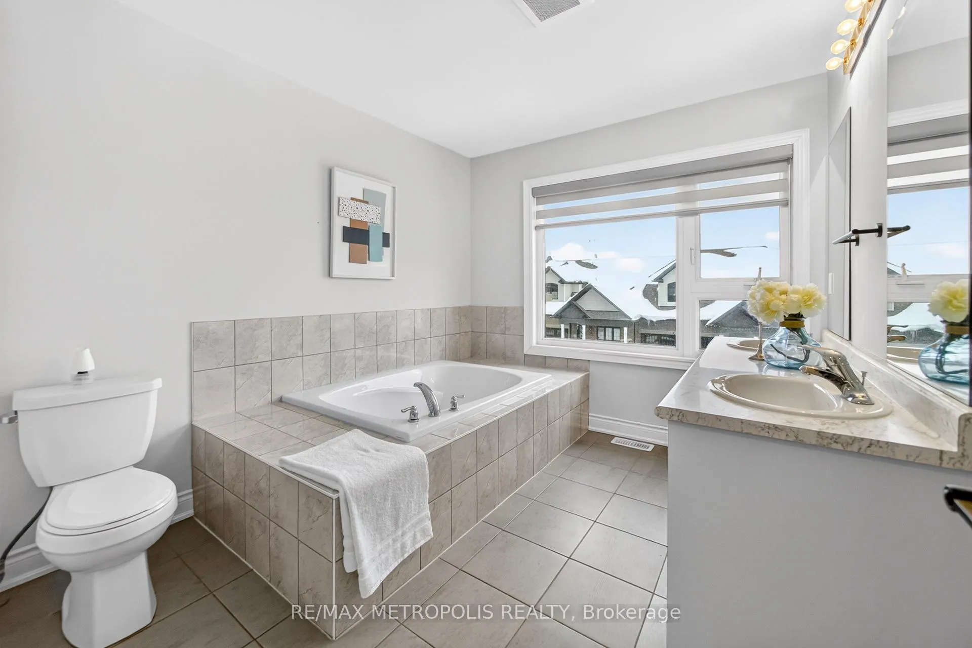 Photo 30 of 32 Ballinger Way, Uxbridge — HOMEH
