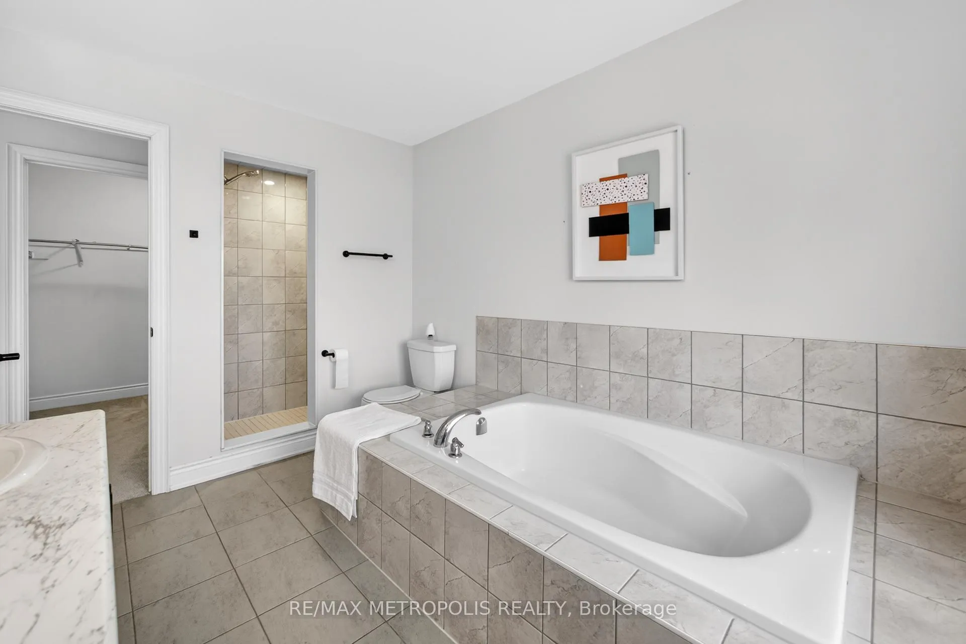 Photo 33 of 32 Ballinger Way, Uxbridge — HOMEH