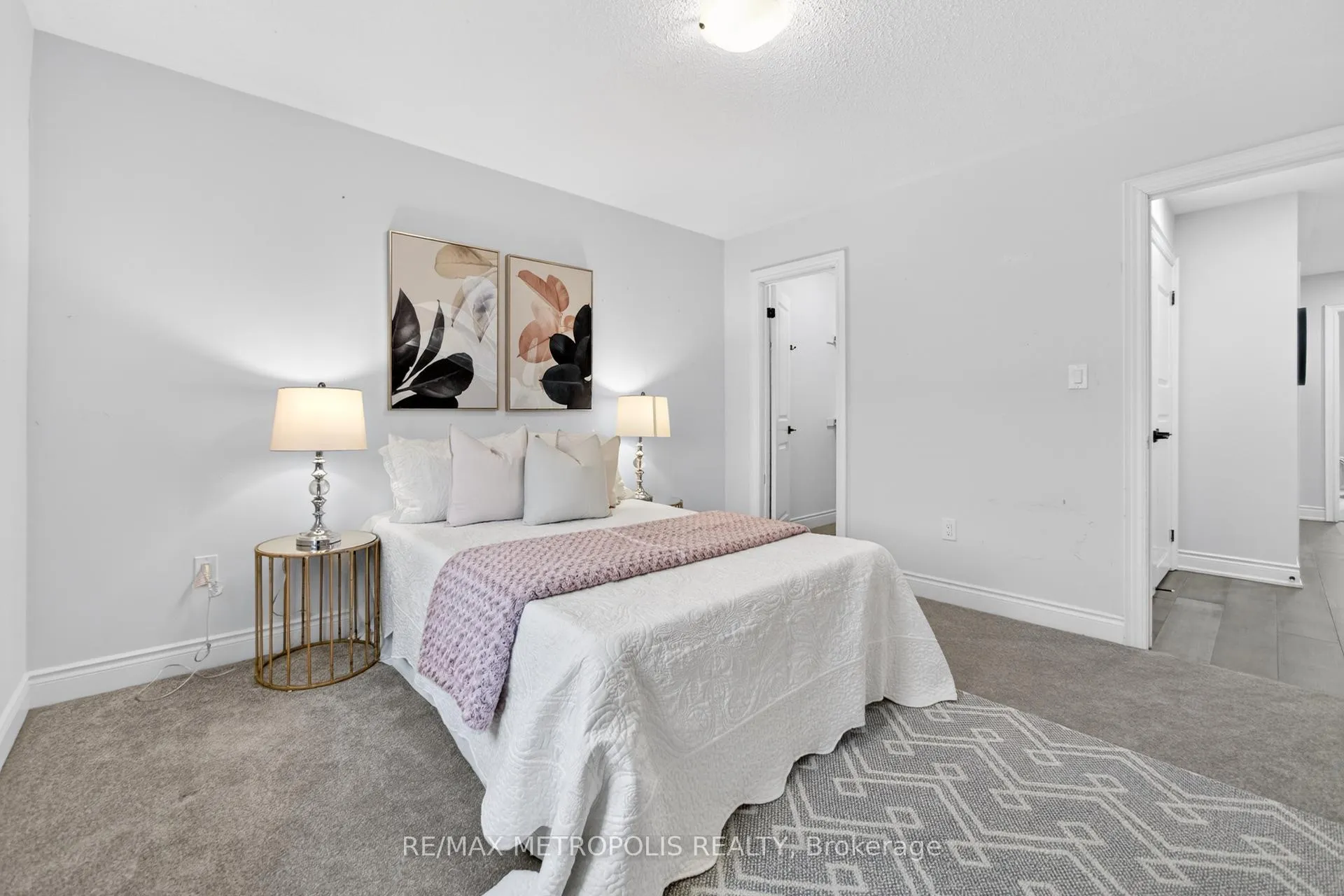 Photo 40 of 32 Ballinger Way, Uxbridge — HOMEH