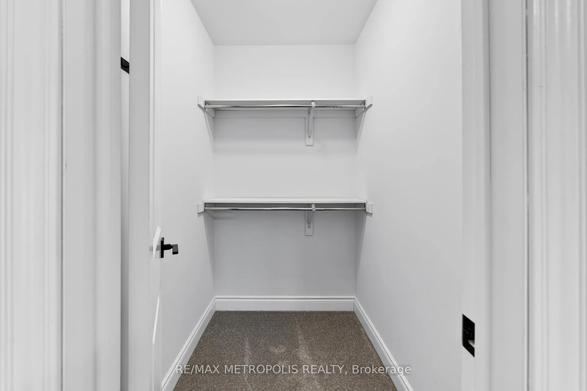 Photo 42 of 32 Ballinger Way, Uxbridge — HOMEH