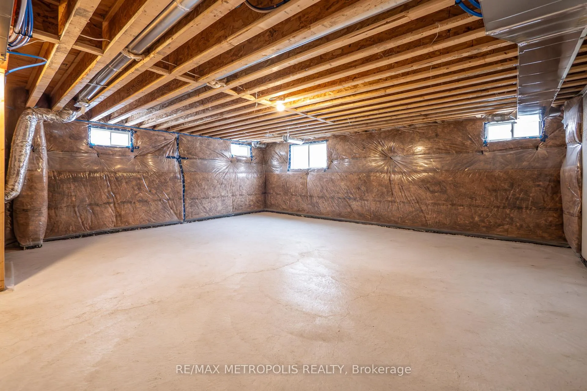 Photo 46 of 32 Ballinger Way, Uxbridge — HOMEH