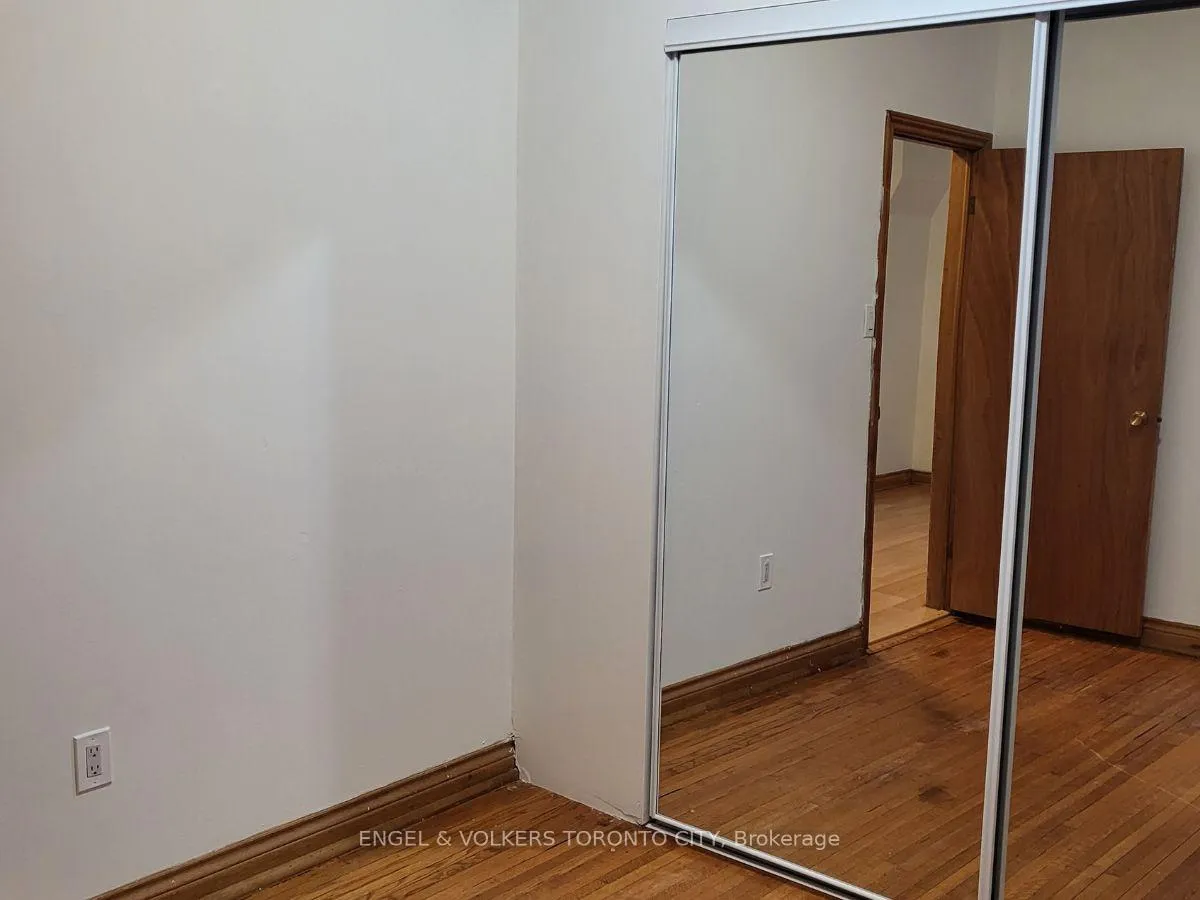 Photo 7 of Unit Main & Bsmt, 10 Bloomfield Avenue, Toronto, South Riverdale — HOMEH