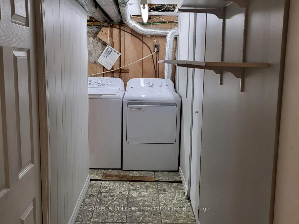 Photo 12 of Unit Main & Bsmt, 10 Bloomfield Avenue, Toronto, South Riverdale — HOMEH