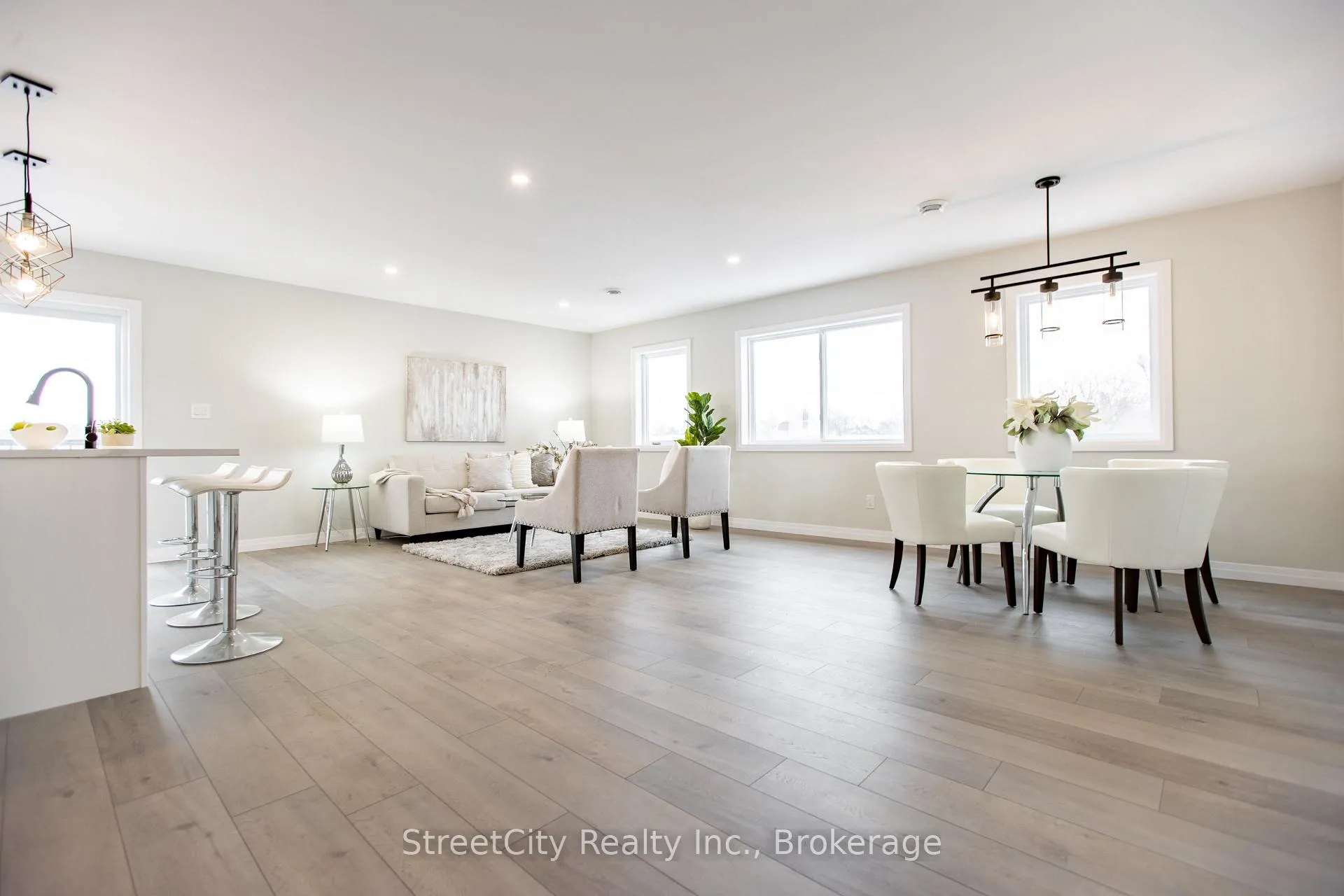 Photo 2 of 2236 Line 34, Perth East, Shakespeare — HOMEH