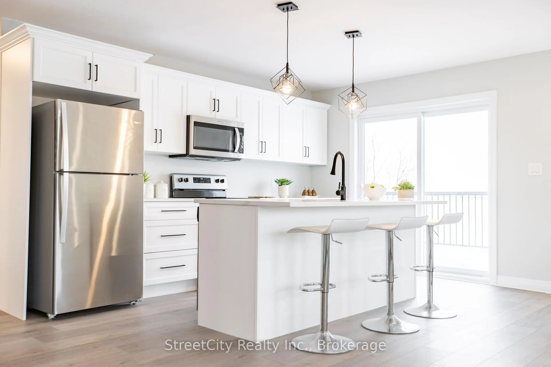 Photo 3 of 2236 Line 34, Perth East, Shakespeare — HOMEH
