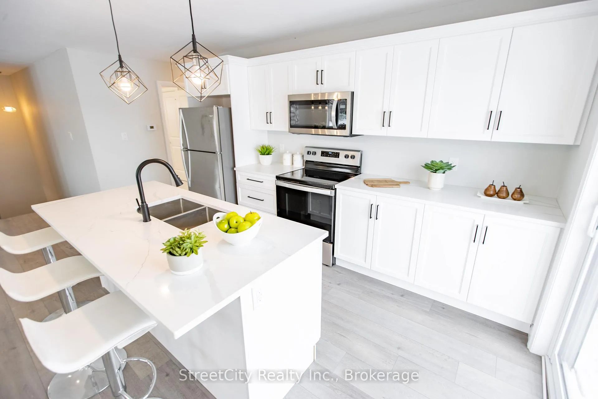 Photo 4 of 2236 Line 34, Perth East, Shakespeare — HOMEH