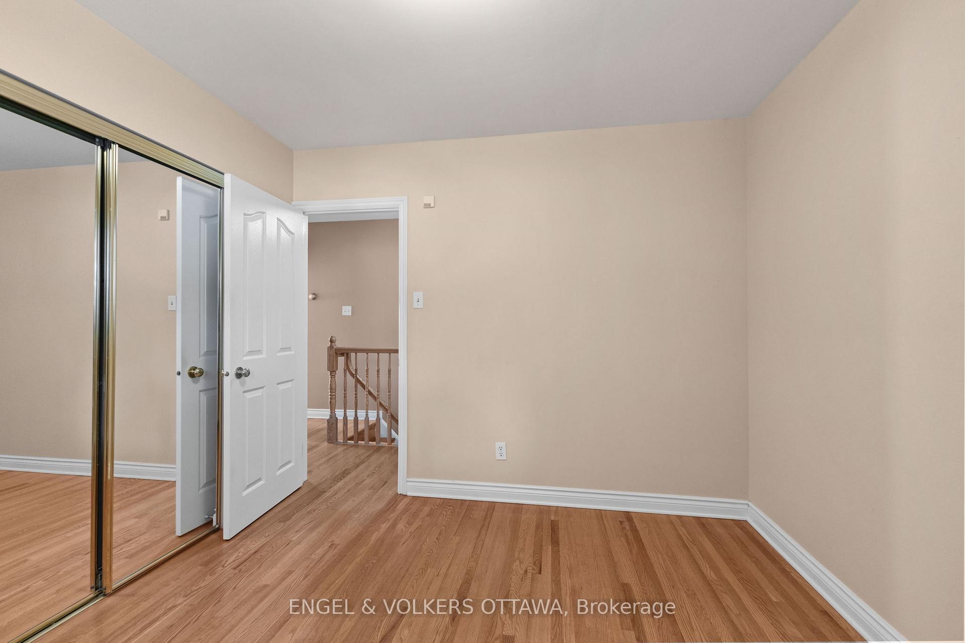 Photo 25 of 28 Parker Avenue, Ottawa, Meadowlands/Crestview — HOMEH