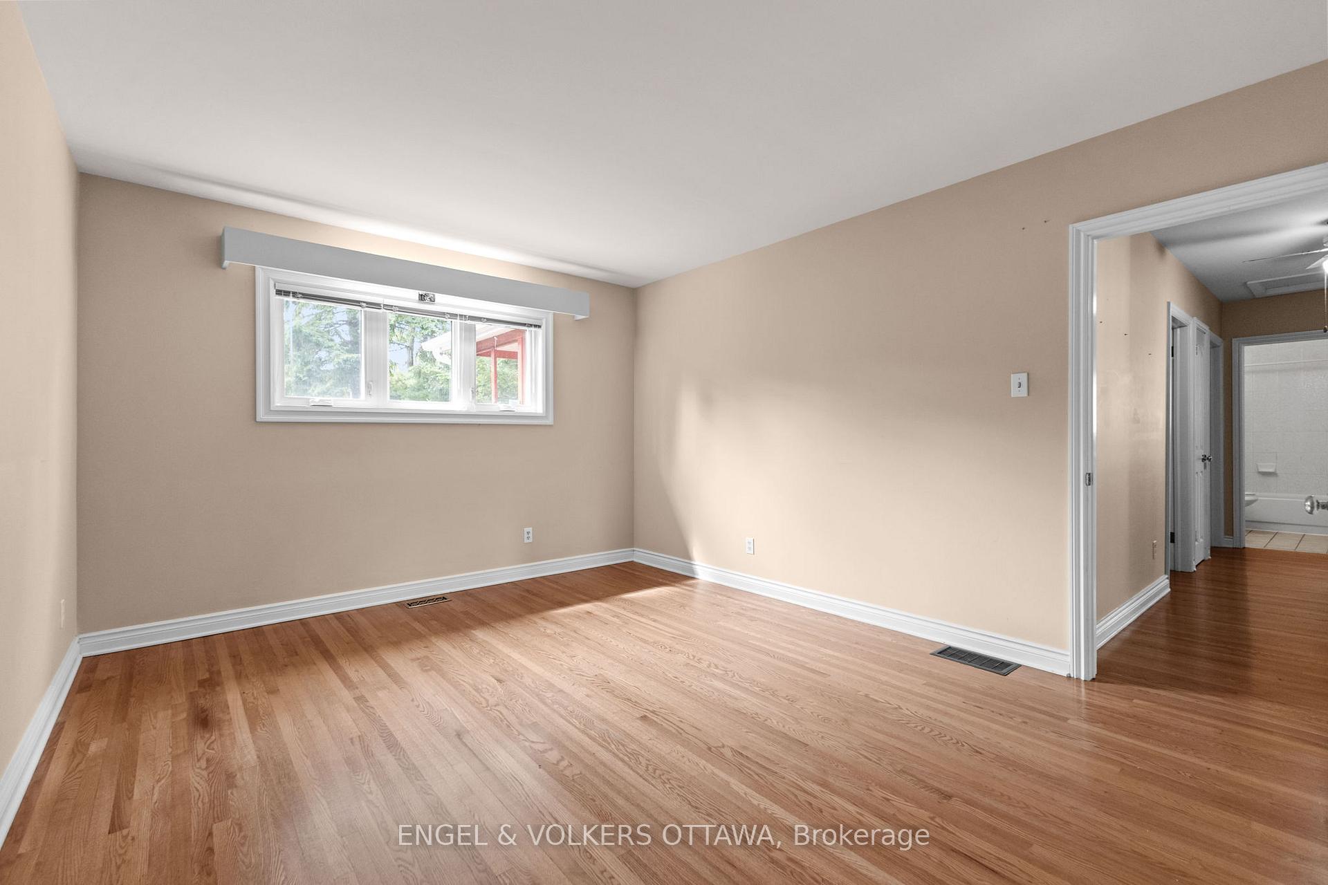 Photo 27 of 28 Parker Avenue, Ottawa, Meadowlands/Crestview — HOMEH