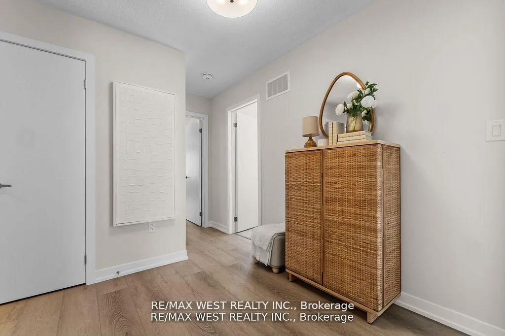 Photo 9 of 6 Ziibi Way, Clarington, Newcastle — HOMEH