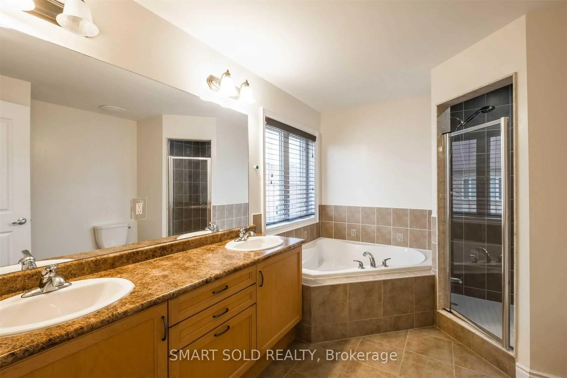Photo 14 of 49 Garyscholl Road, Vaughan, Vellore Village — HOMEH