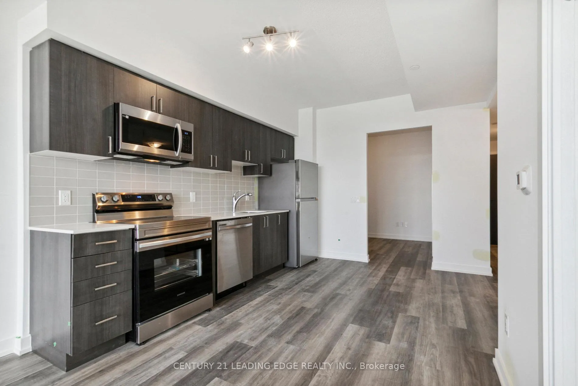 Photo 6 of Unit 1501, 1480 Bayly Street, Pickering, Bay Ridges — HOMEH