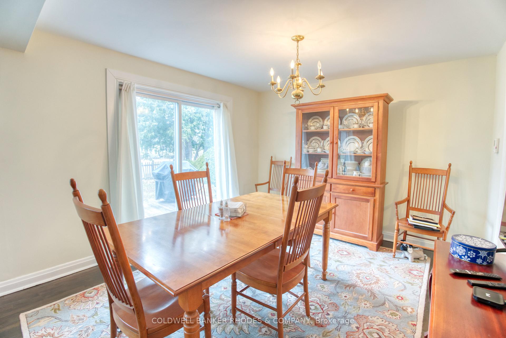 Photo 7 of 25 Farnham Crescent, Ottawa, Manor Park — HOMEH