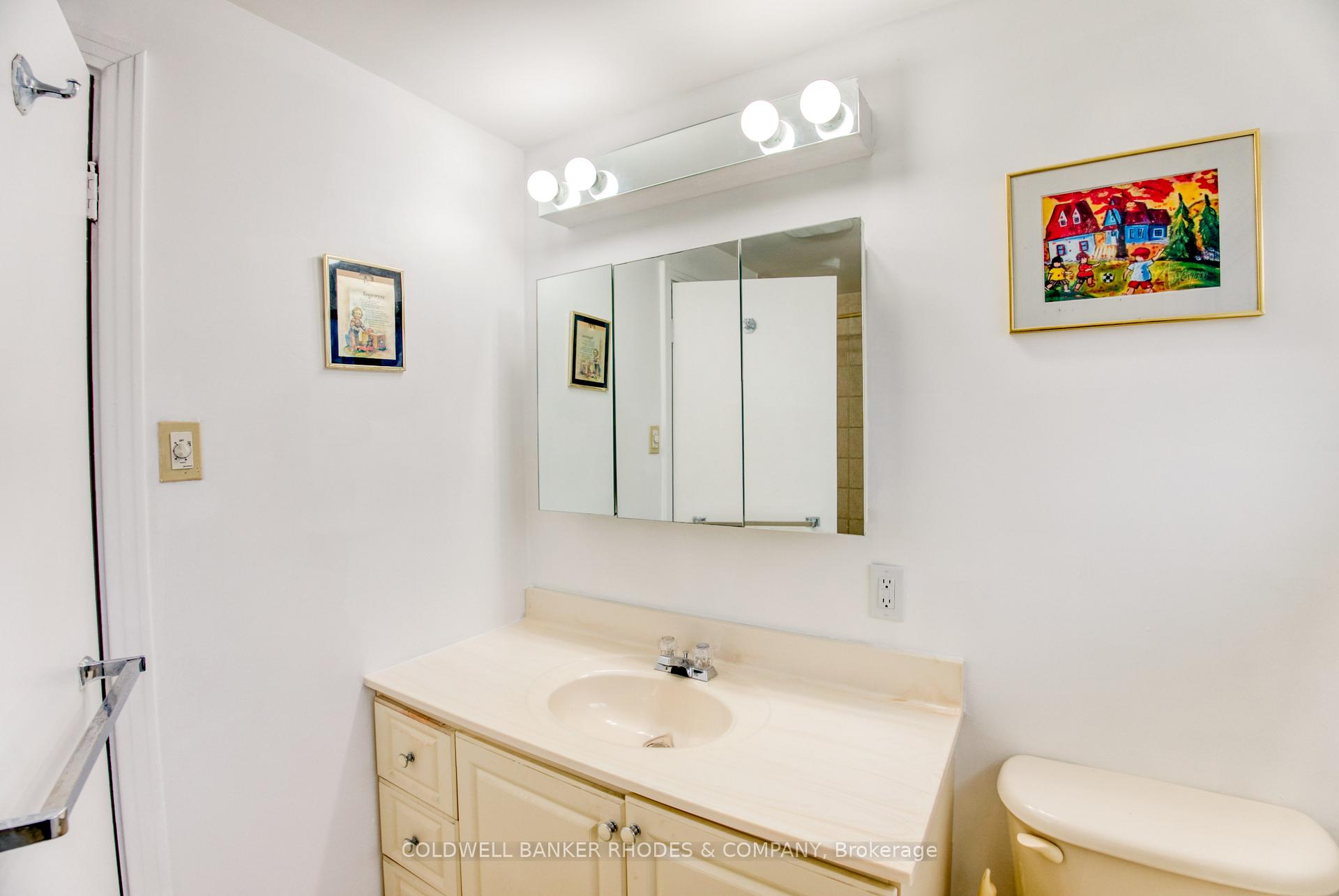 Photo 11 of 25 Farnham Crescent, Ottawa, Manor Park — HOMEH