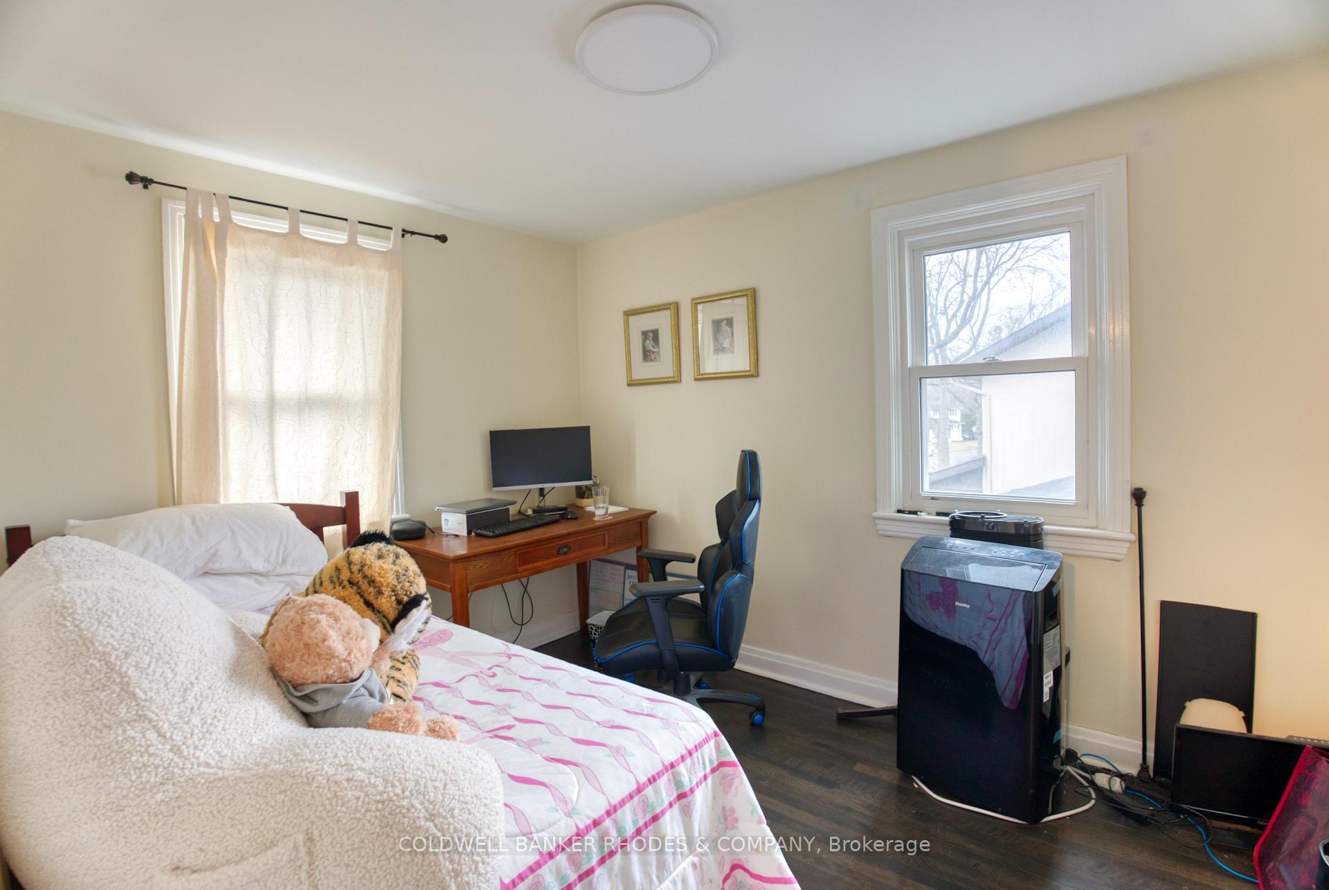Photo 15 of 25 Farnham Crescent, Ottawa, Manor Park — HOMEH