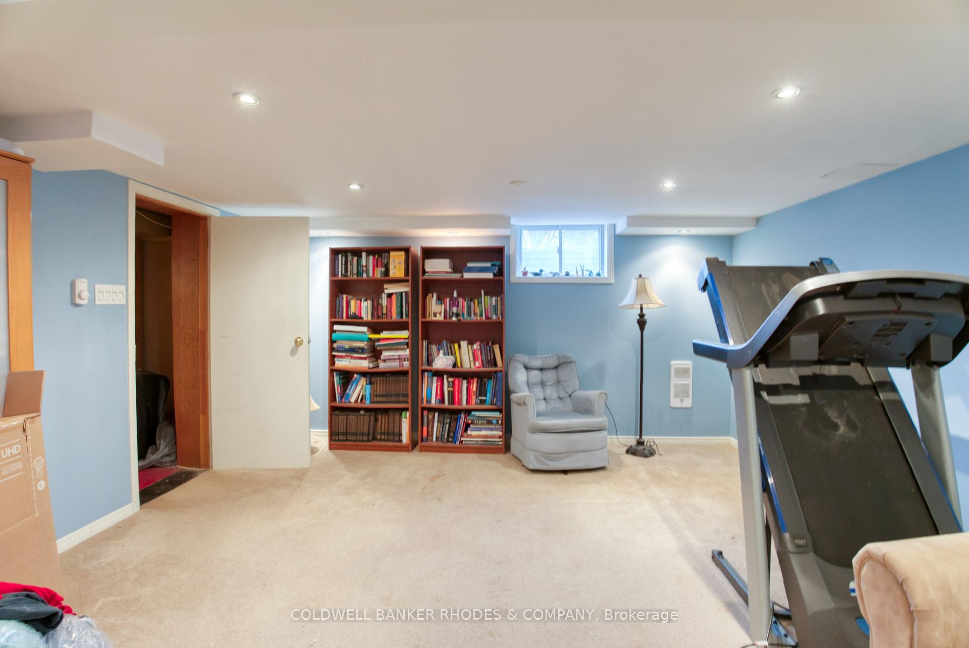 Photo 18 of 25 Farnham Crescent, Ottawa, Manor Park — HOMEH