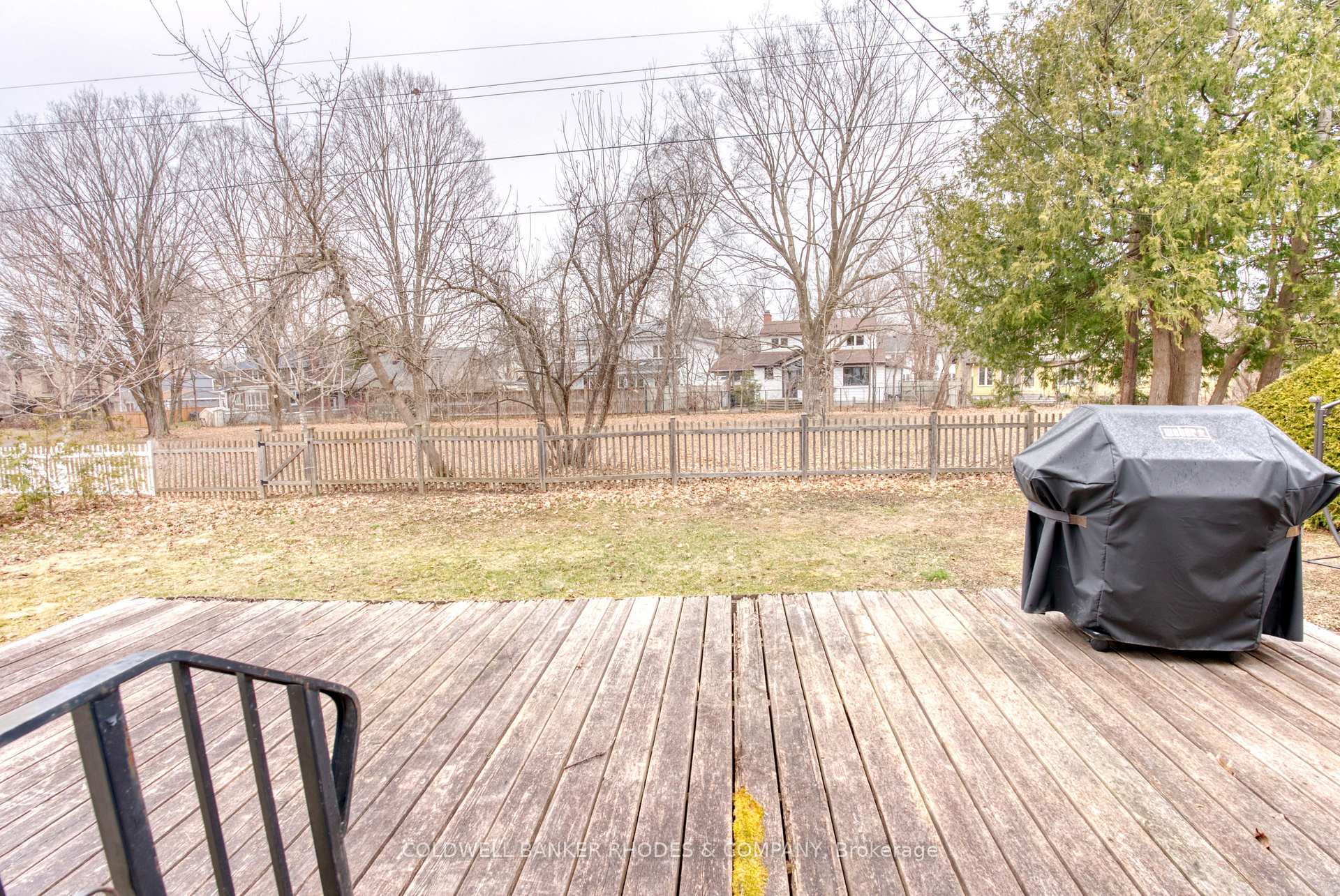Photo 20 of 25 Farnham Crescent, Ottawa, Manor Park — HOMEH