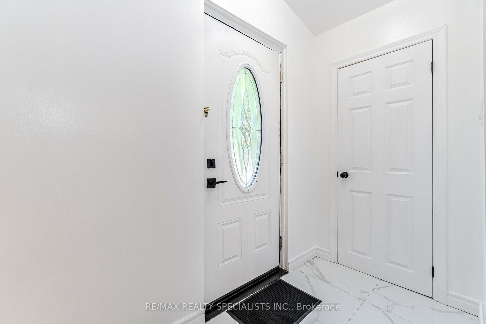Photo 5 of 853 Bem Avenue, Pickering, Bay Ridges — HOMEH