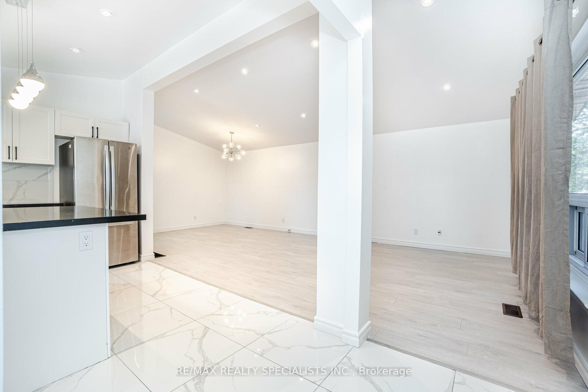Photo 6 of 853 Bem Avenue, Pickering, Bay Ridges — HOMEH