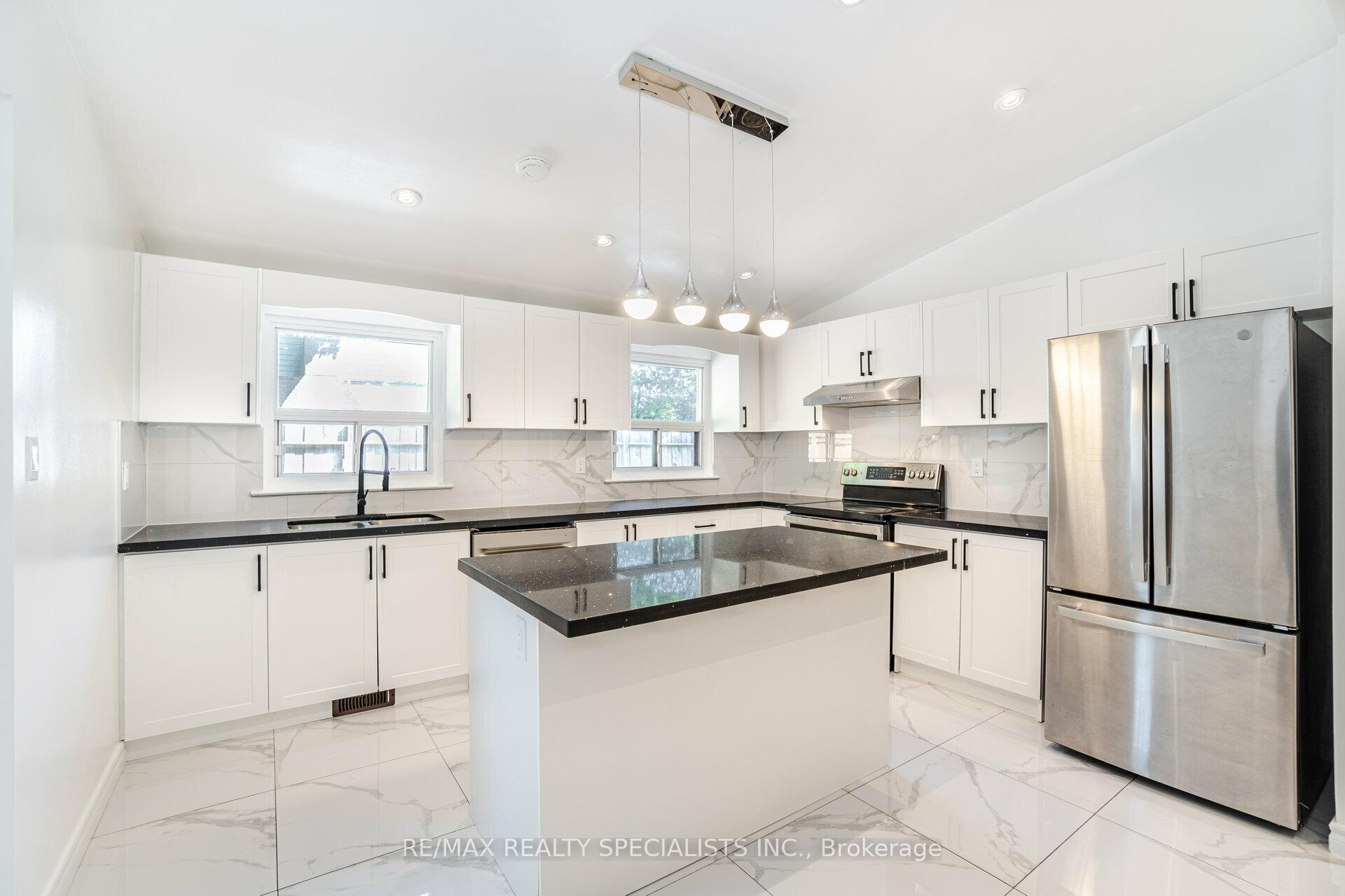 Photo 7 of 853 Bem Avenue, Pickering, Bay Ridges — HOMEH