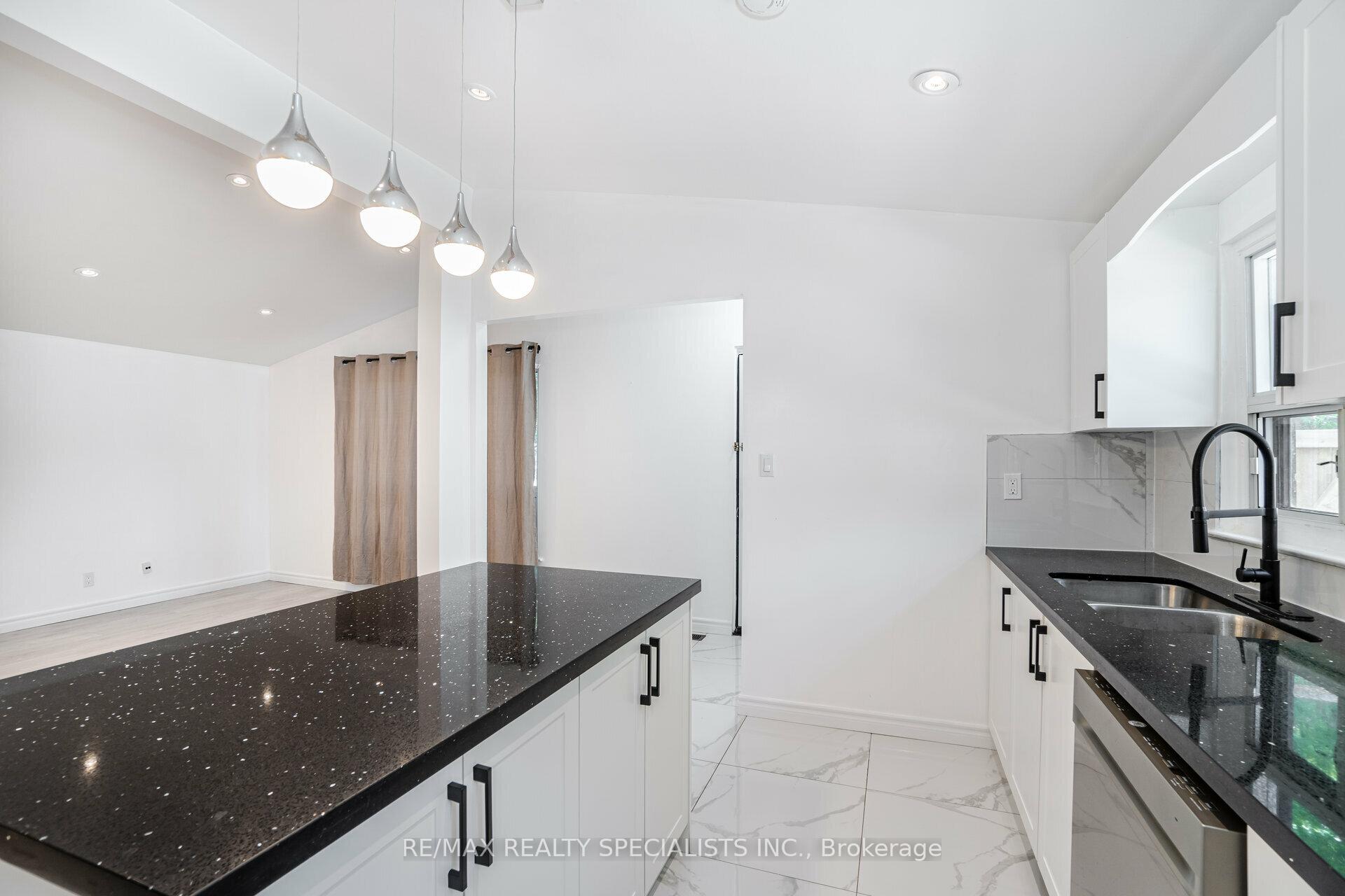 Photo 10 of 853 Bem Avenue, Pickering, Bay Ridges — HOMEH