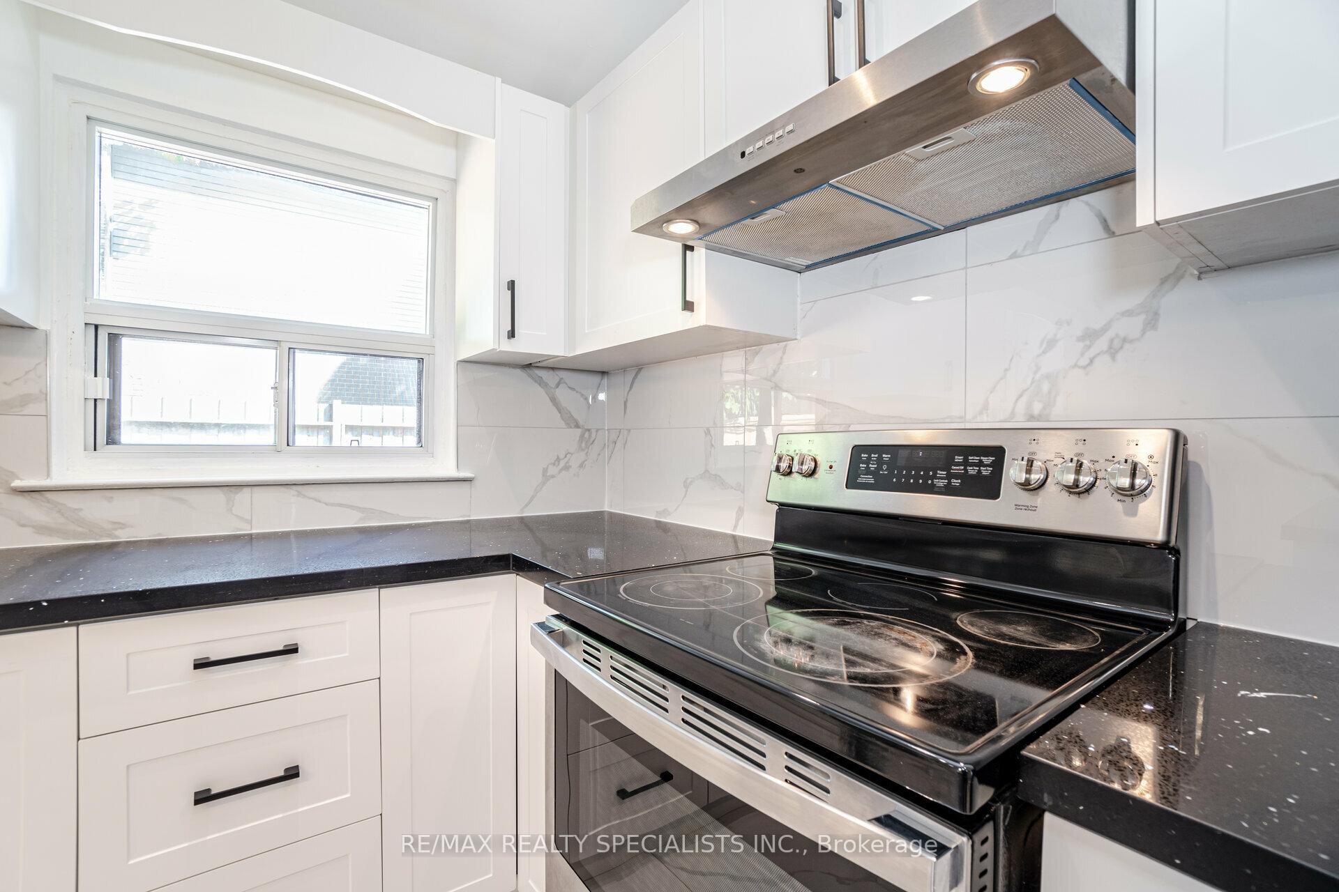 Photo 13 of 853 Bem Avenue, Pickering, Bay Ridges — HOMEH