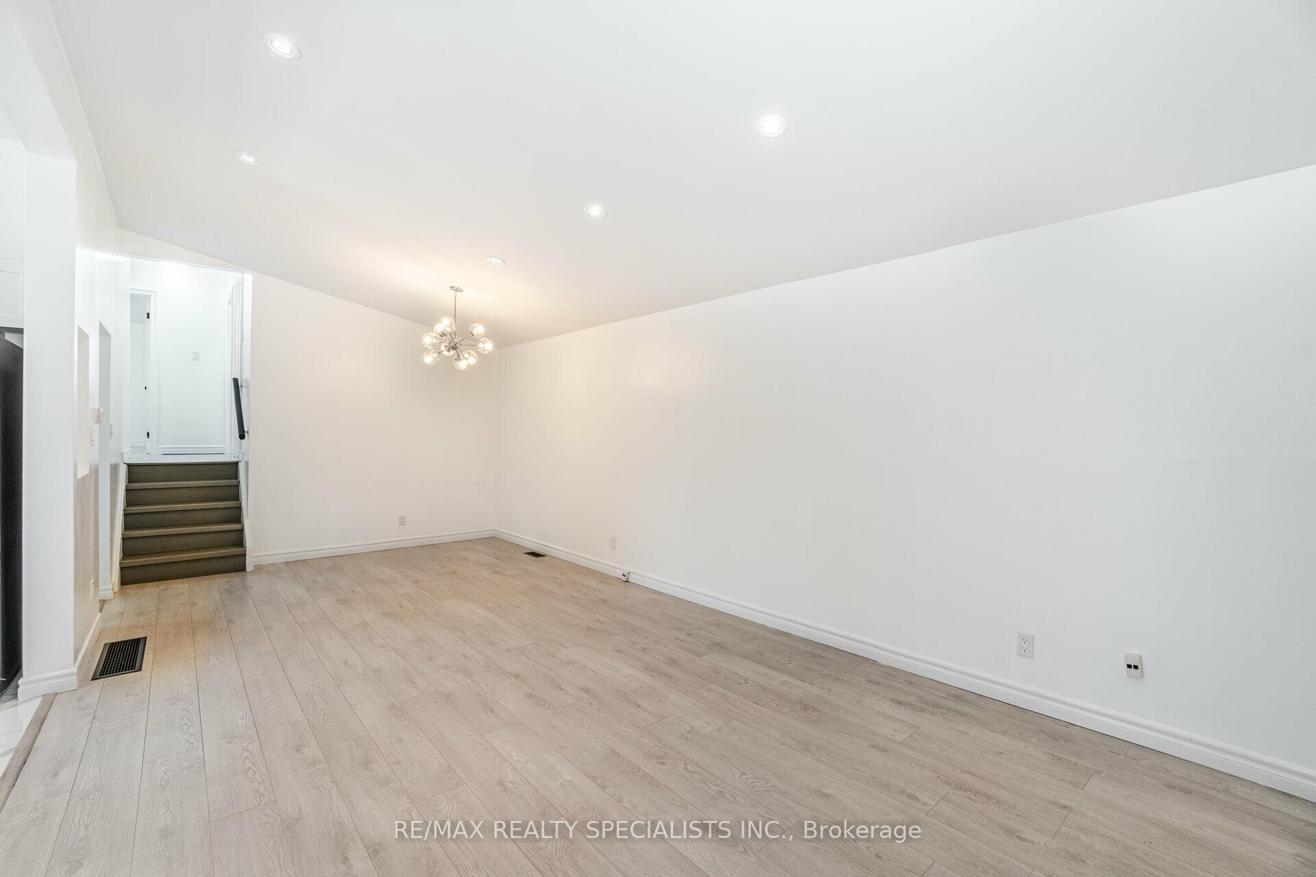 Photo 14 of 853 Bem Avenue, Pickering, Bay Ridges — HOMEH