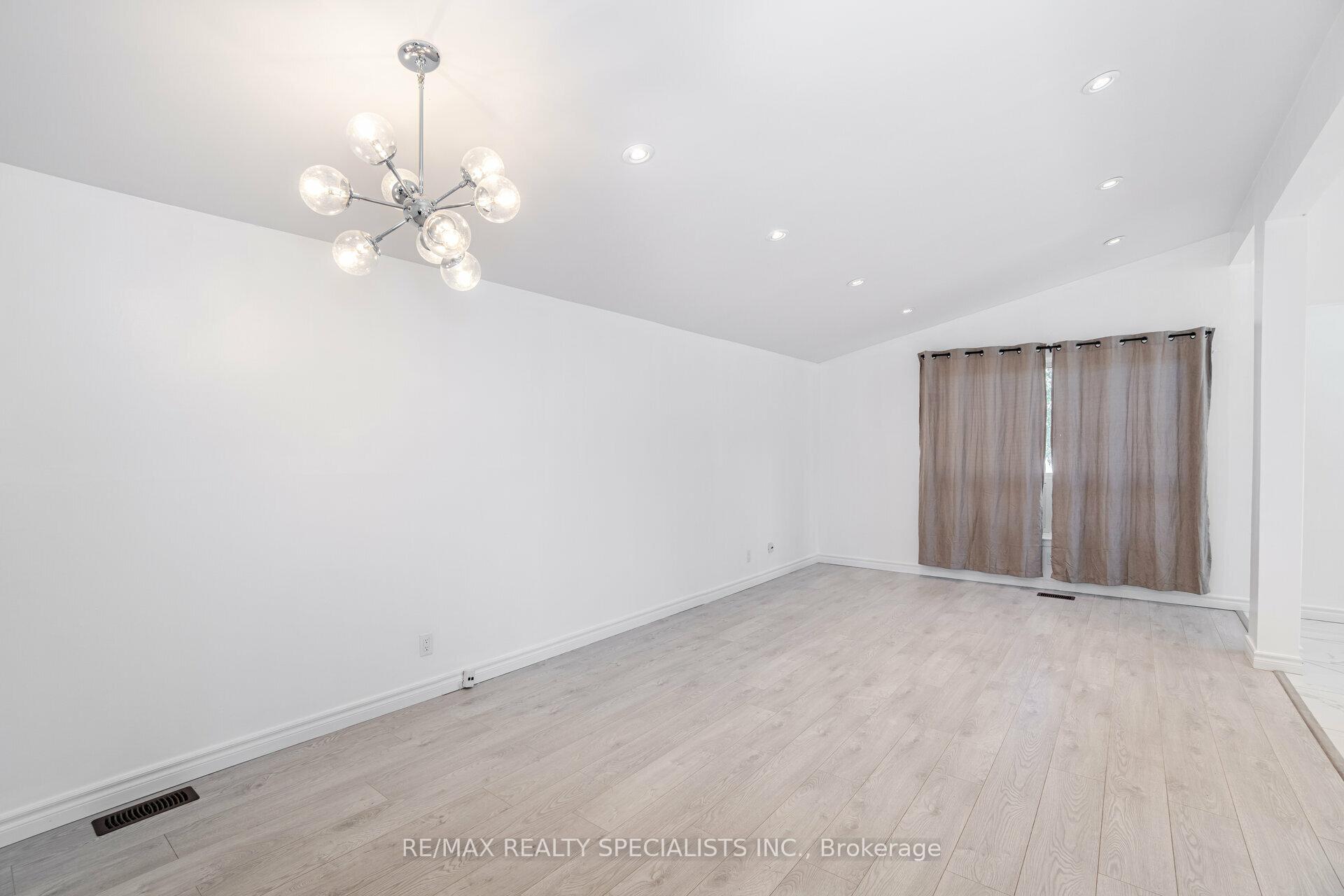 Photo 15 of 853 Bem Avenue, Pickering, Bay Ridges — HOMEH