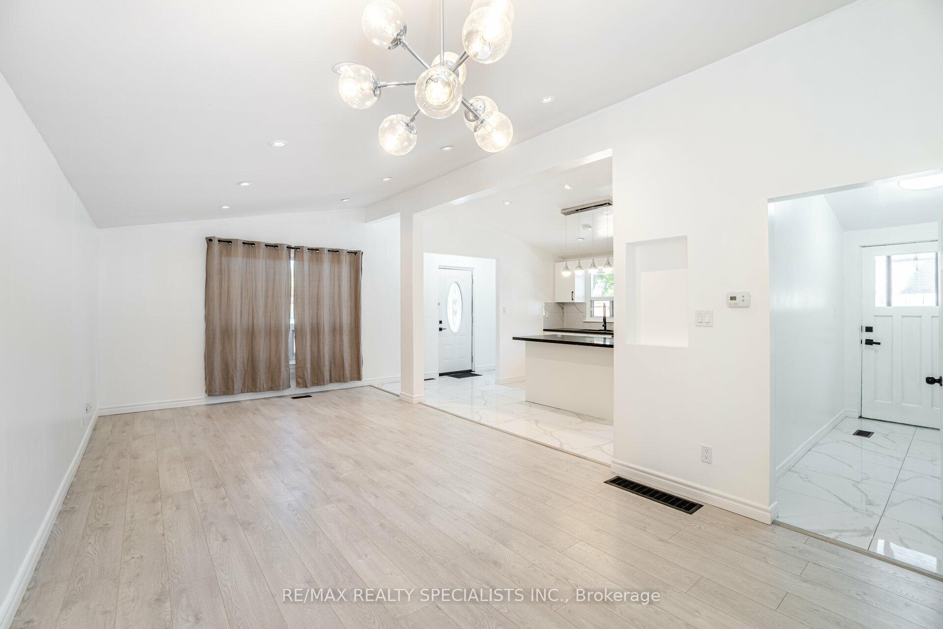 Photo 16 of 853 Bem Avenue, Pickering, Bay Ridges — HOMEH
