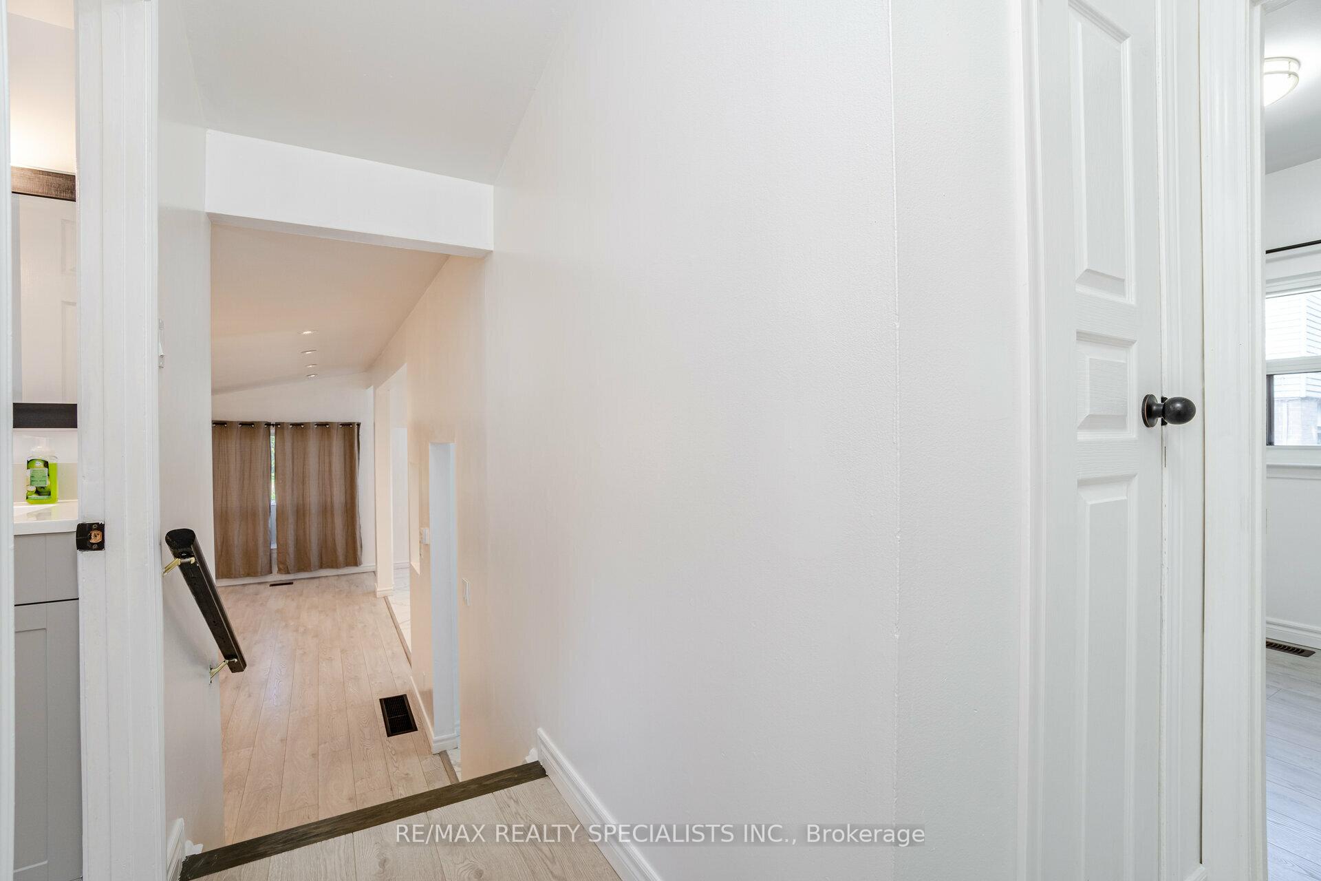 Photo 19 of 853 Bem Avenue, Pickering, Bay Ridges — HOMEH
