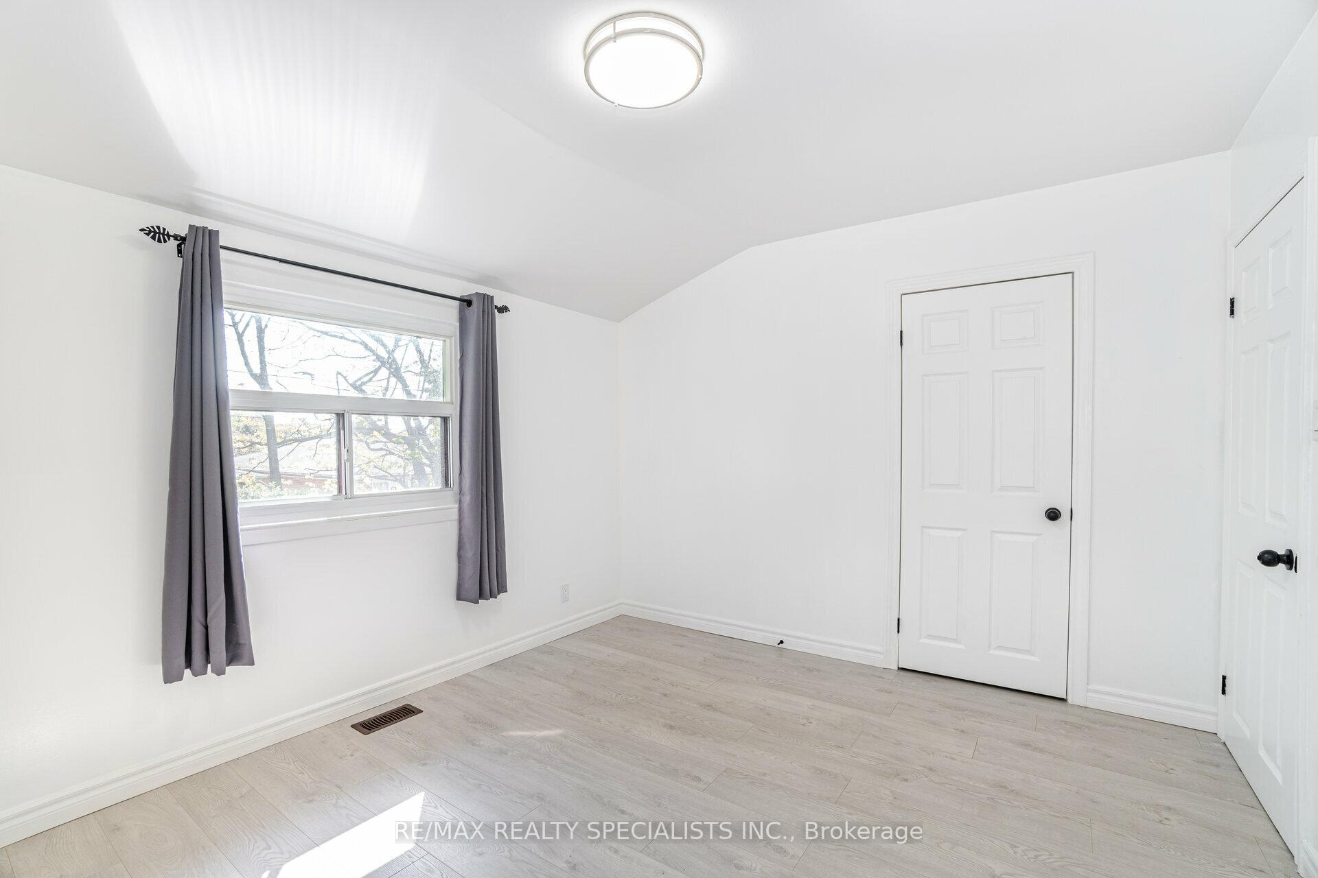 Photo 22 of 853 Bem Avenue, Pickering, Bay Ridges — HOMEH