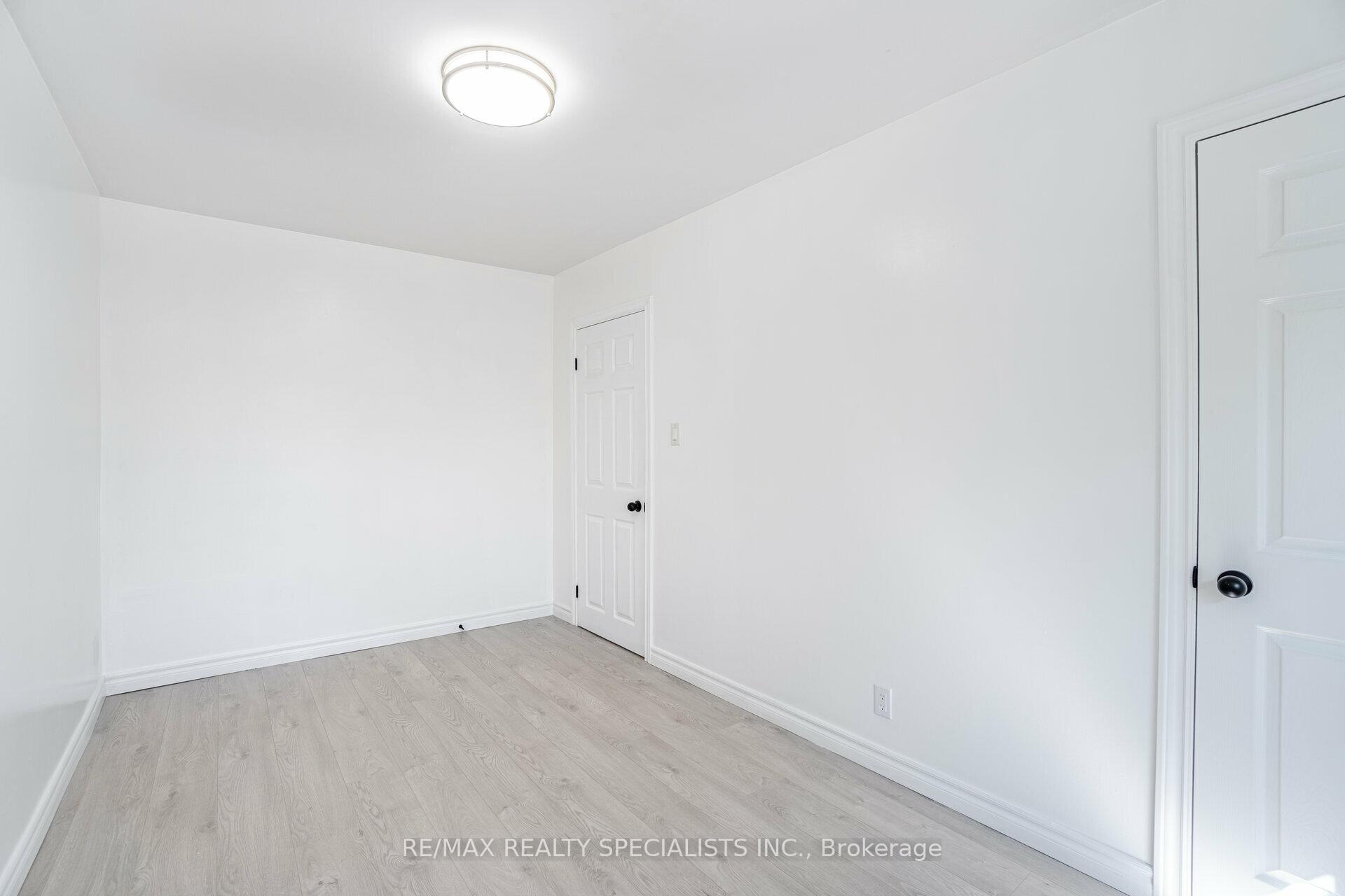 Photo 24 of 853 Bem Avenue, Pickering, Bay Ridges — HOMEH