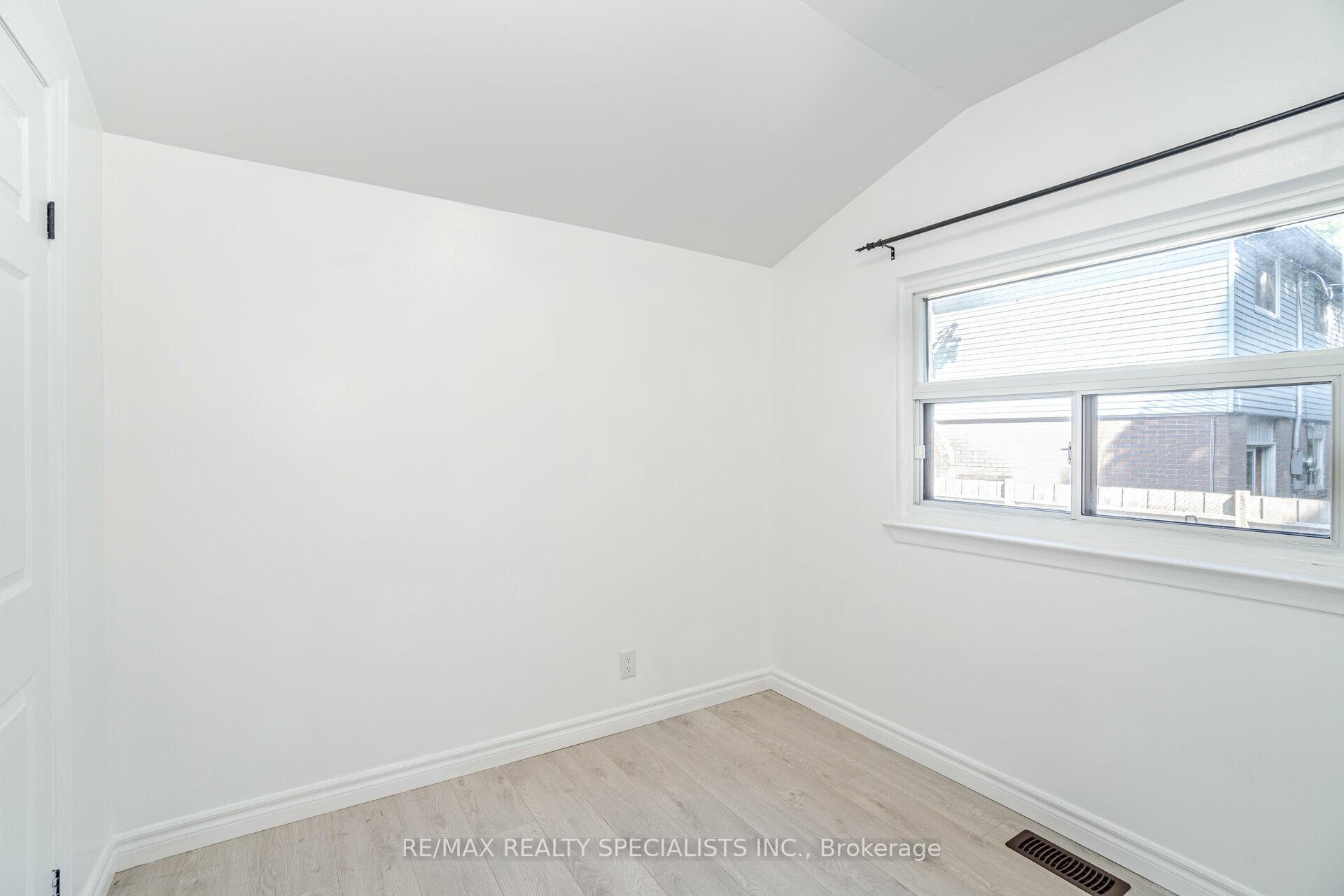 Photo 25 of 853 Bem Avenue, Pickering, Bay Ridges — HOMEH