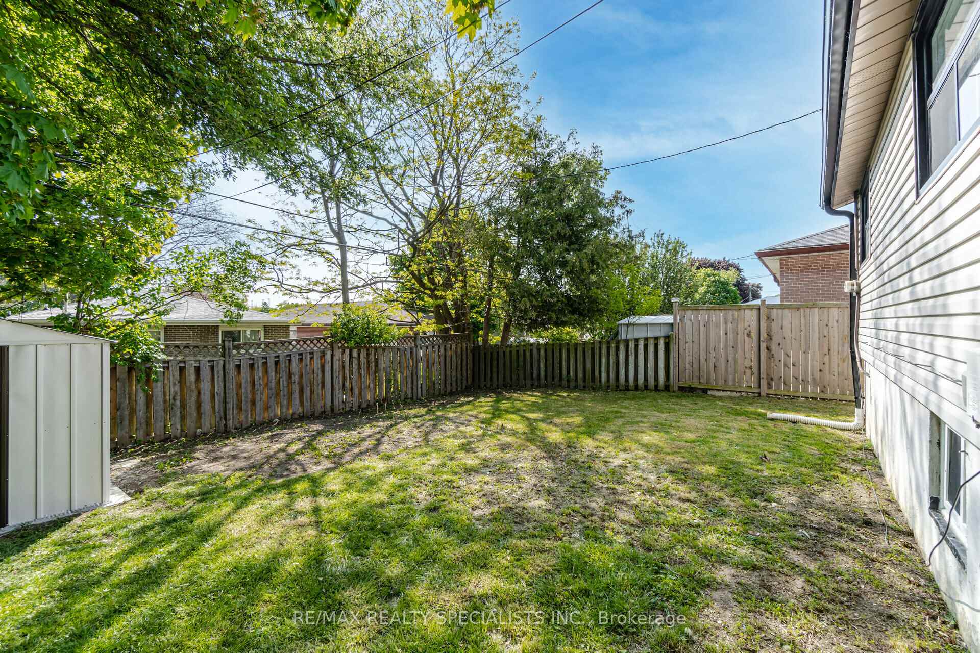 Photo 37 of 853 Bem Avenue, Pickering, Bay Ridges — HOMEH