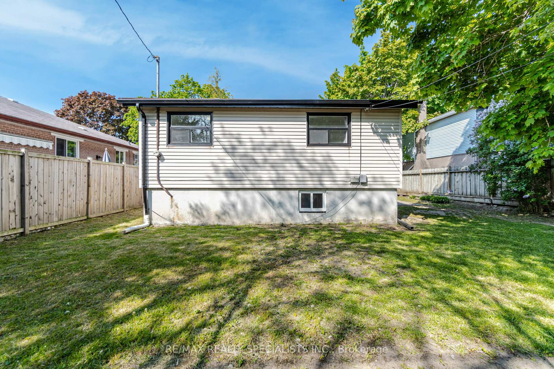 Photo 39 of 853 Bem Avenue, Pickering, Bay Ridges — HOMEH