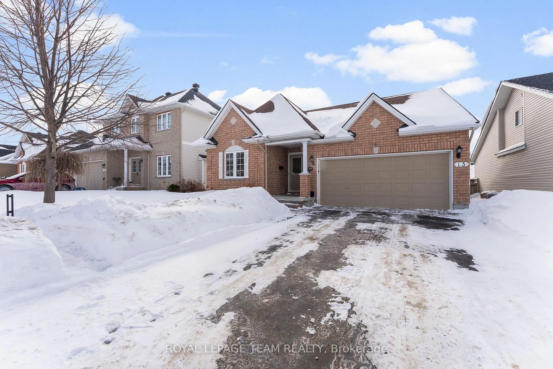 Photo 2 of 13 Melville Road, Arnprior — HOMEH