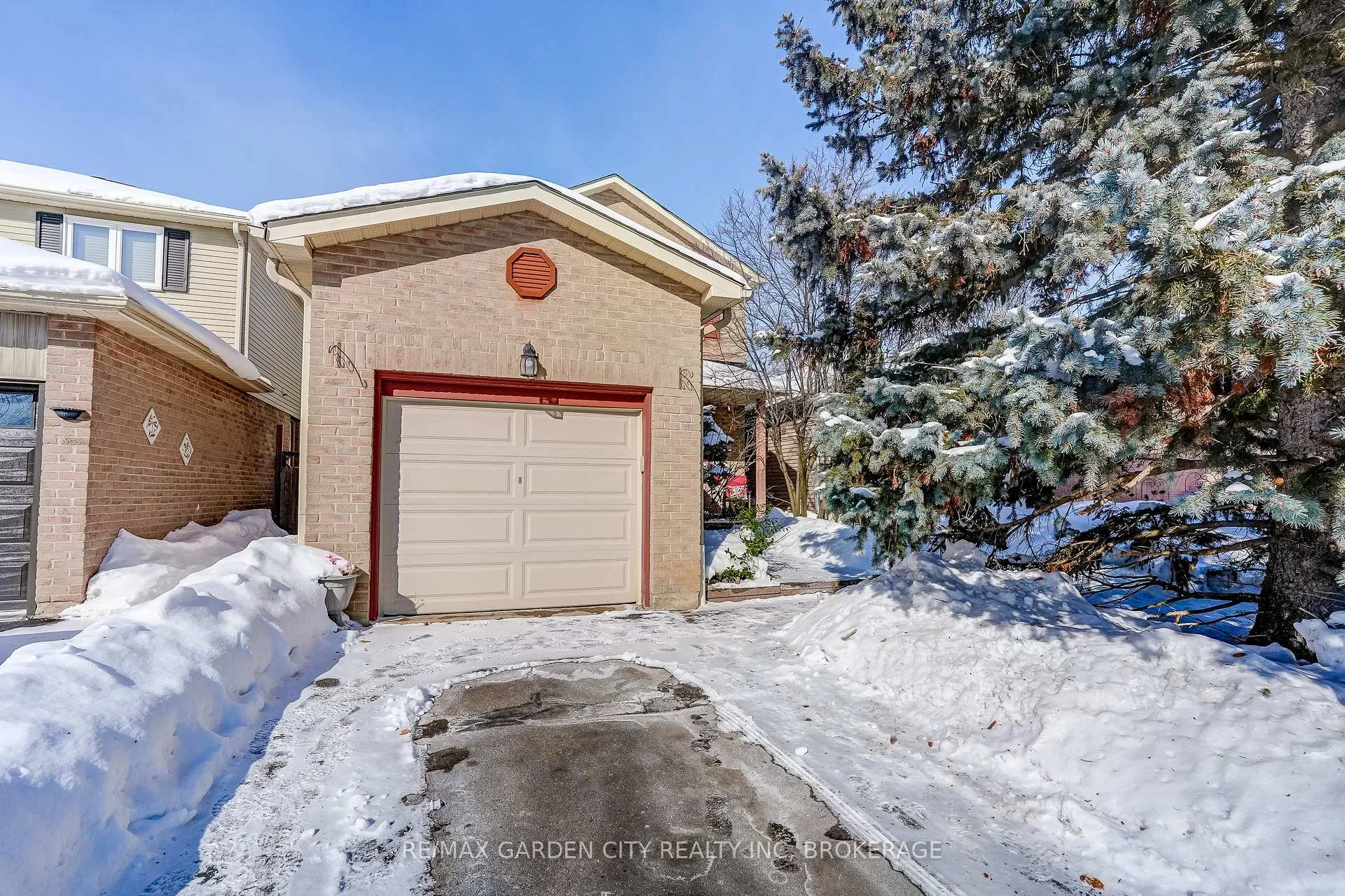 Front of 3169 Bartholomew Crescent