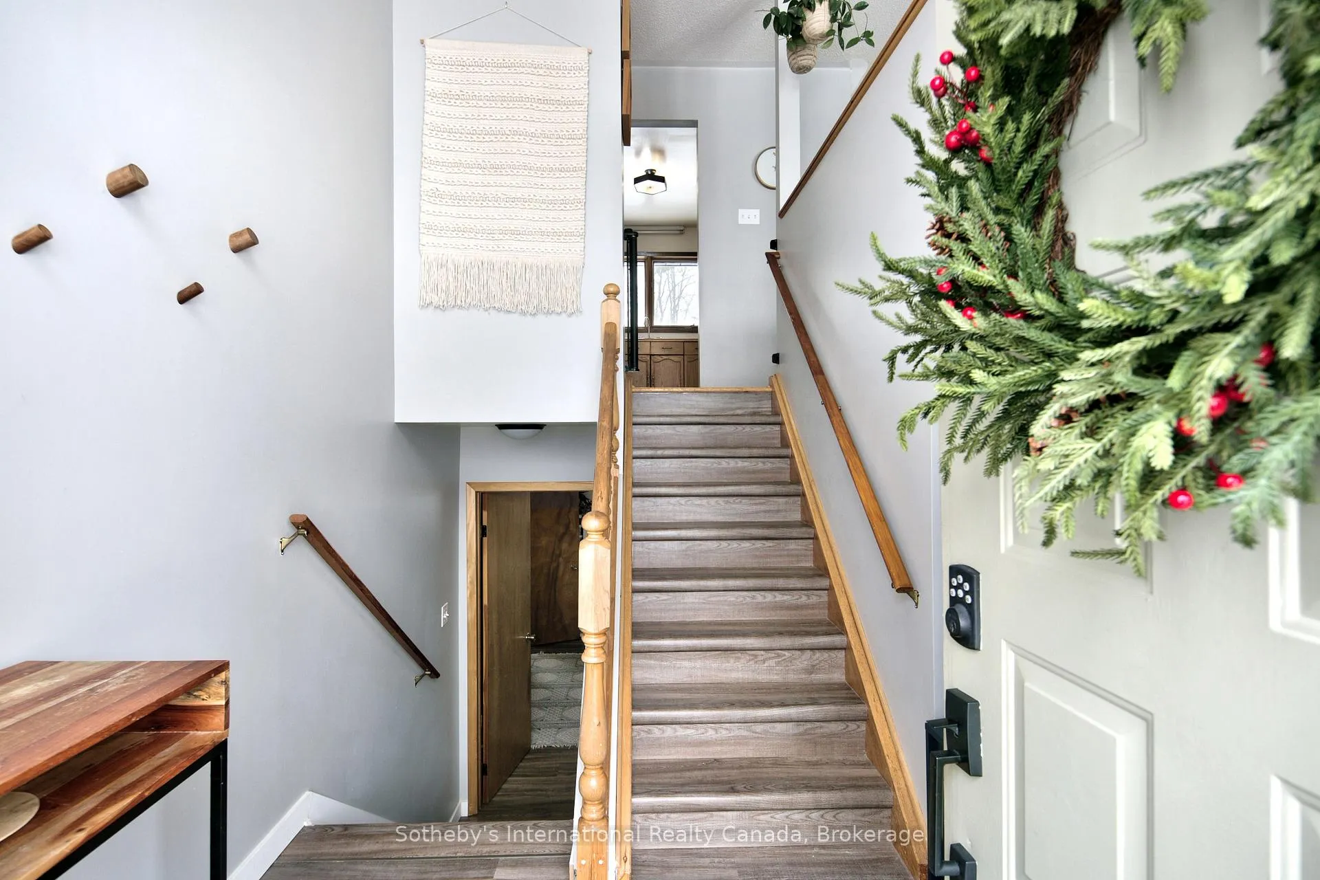 Photo 3 of 236 Collingwood Street W, Meaford — HOMEH