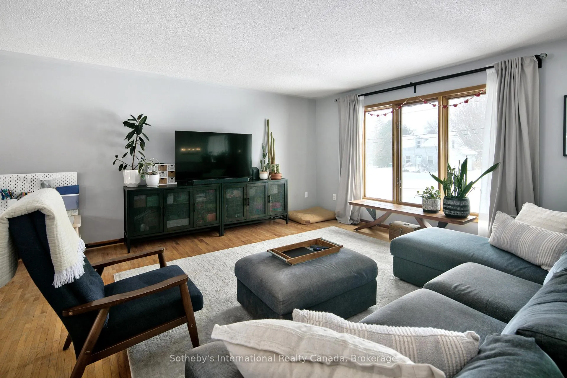 Photo 4 of 236 Collingwood Street W, Meaford — HOMEH