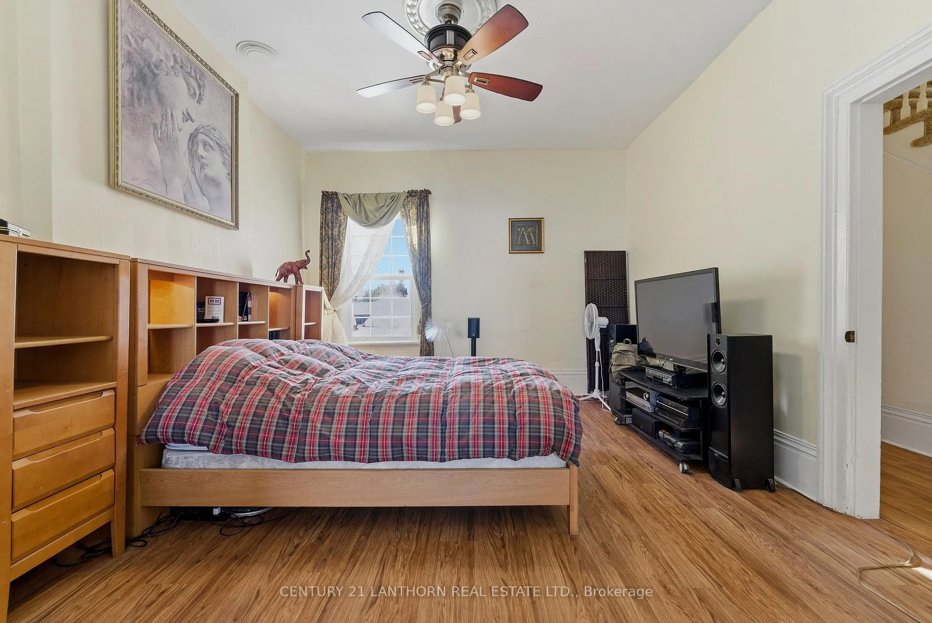 Photo 10 of 48 Queen Street, Quinte West, Trenton Ward — HOMEH