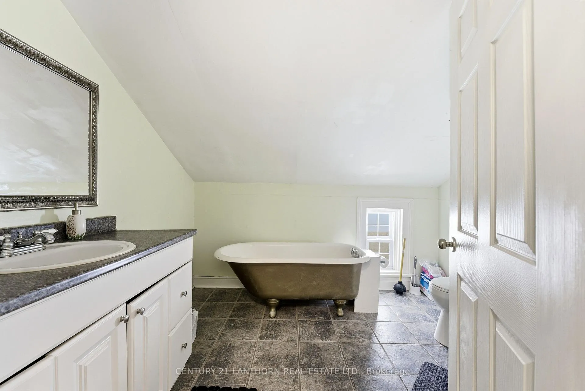 Photo 19 of 48 Queen Street, Quinte West, Trenton Ward — HOMEH