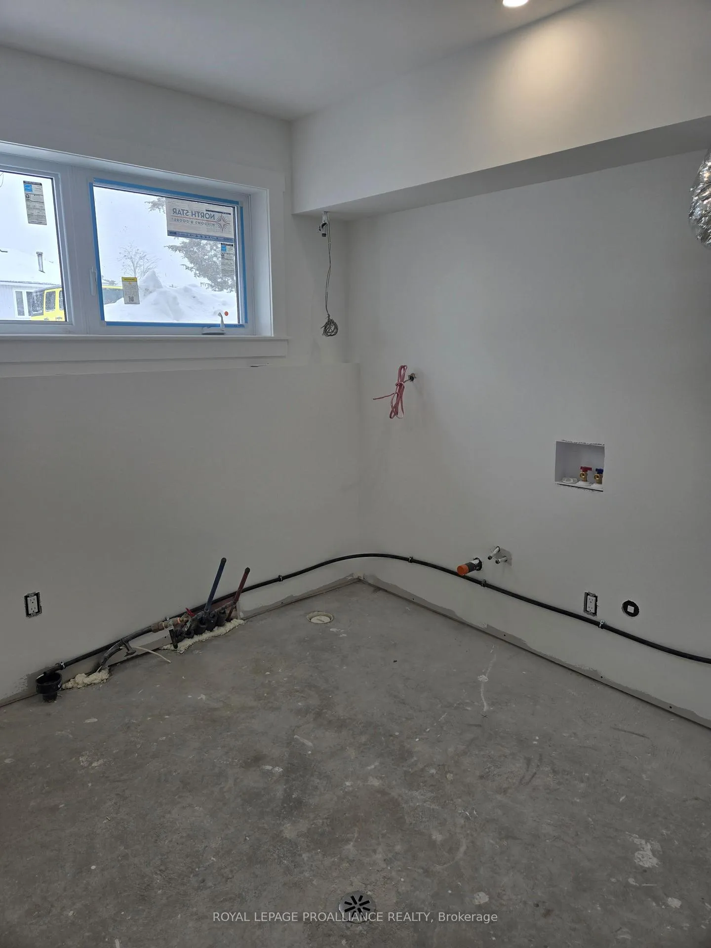 Photo 5 of Unit 4, 92 Lywood Street, Belleville, Thurlow Ward — HOMEH