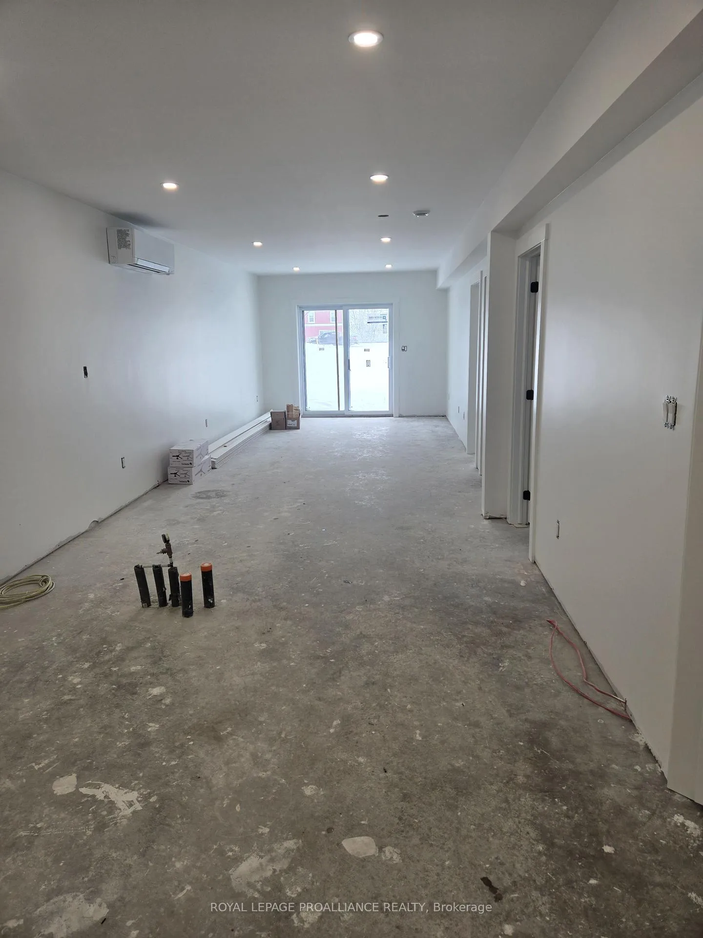 Photo 6 of Unit 4, 92 Lywood Street, Belleville, Thurlow Ward — HOMEH