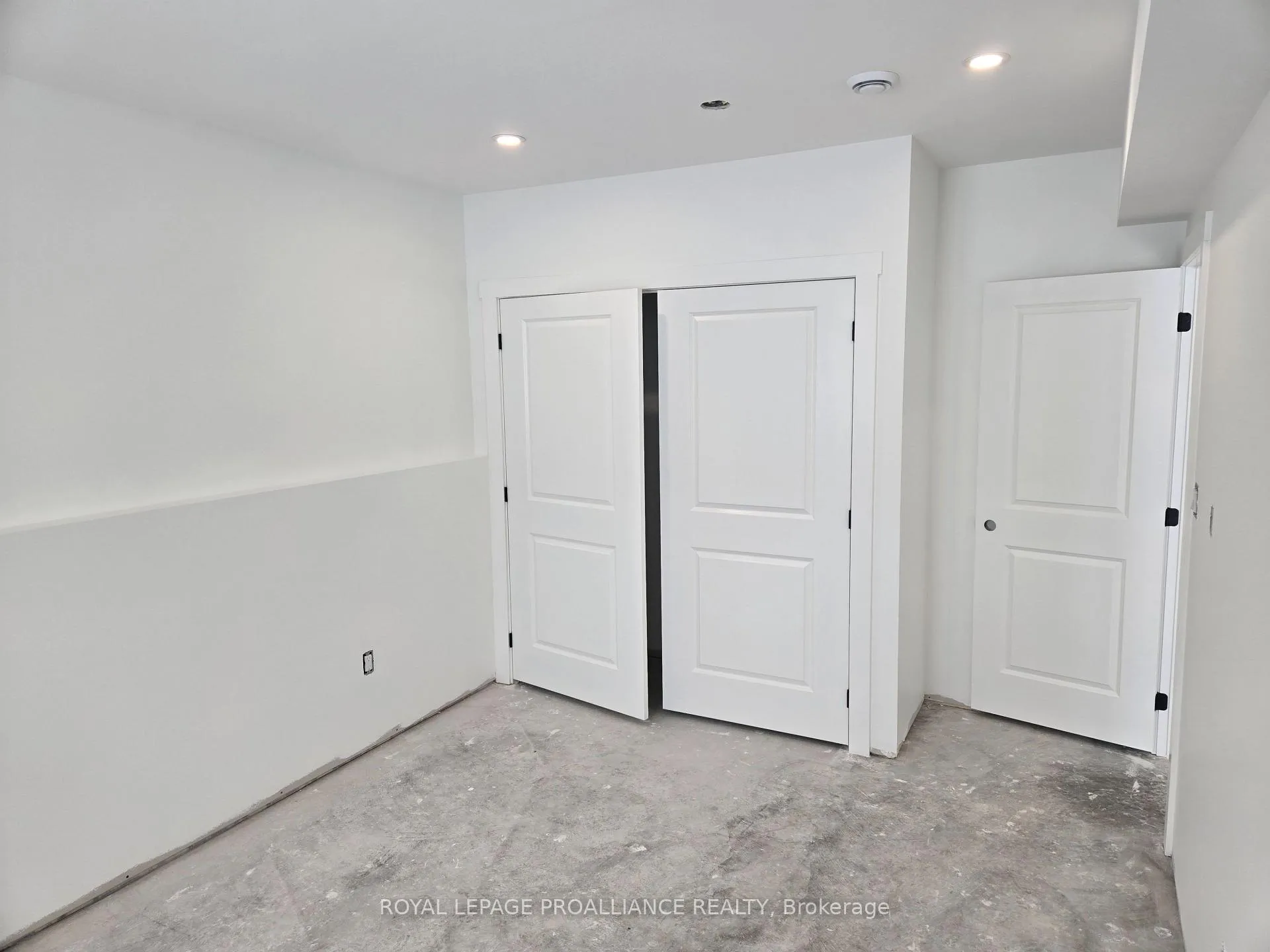 Photo 15 of Unit 4, 92 Lywood Street, Belleville, Thurlow Ward — HOMEH