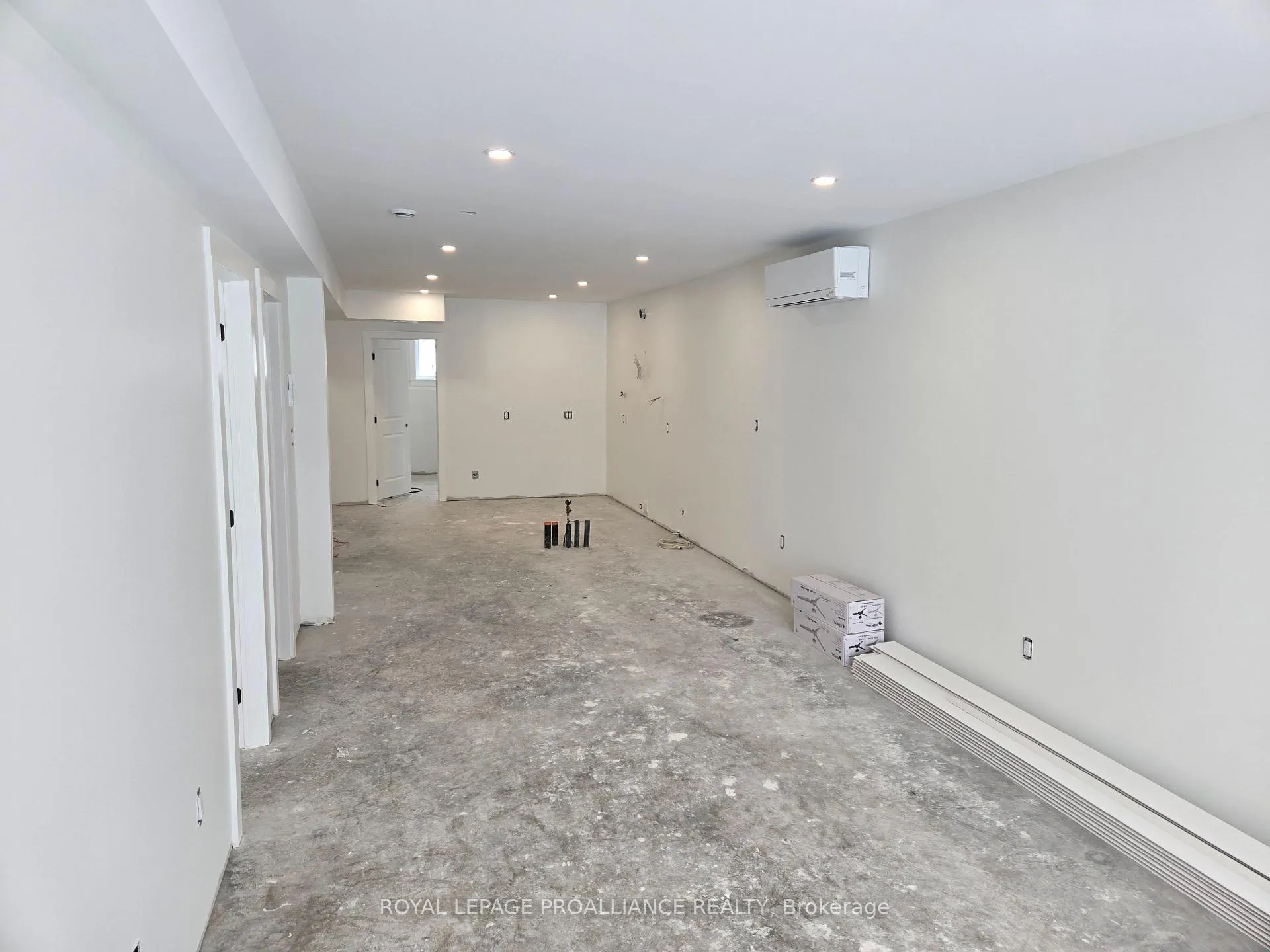 Photo 17 of Unit 4, 92 Lywood Street, Belleville, Thurlow Ward — HOMEH