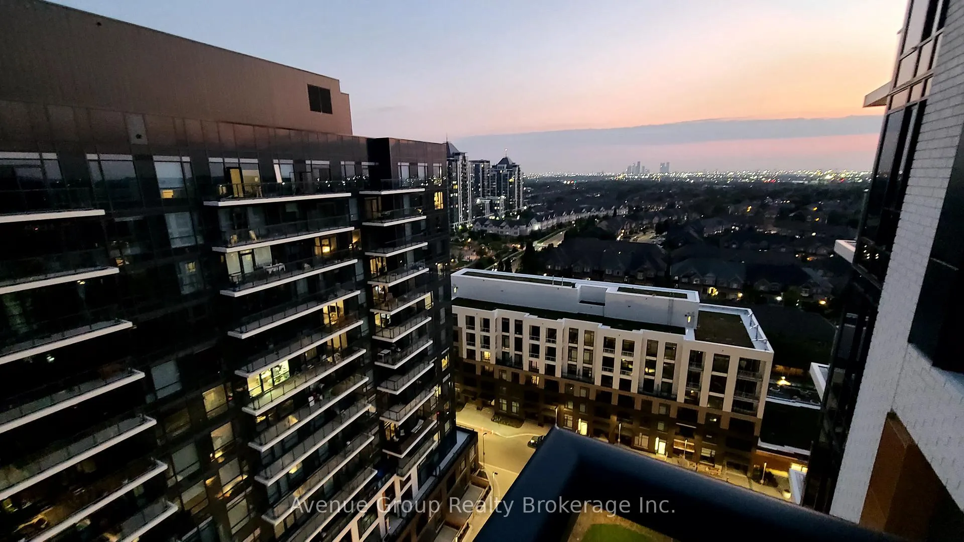 Photo 4 of Unit B-1510, 7950 Bathurst Street, Vaughan, Beverley Glen — HOMEH