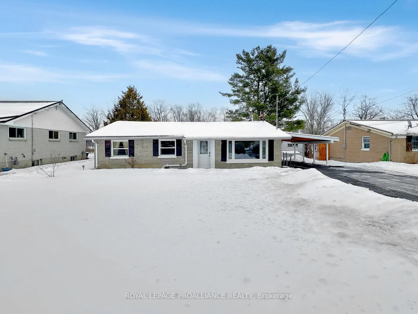 Photo 1 of 40 Ashley Street, Belleville, Thurlow Ward — HOMEH